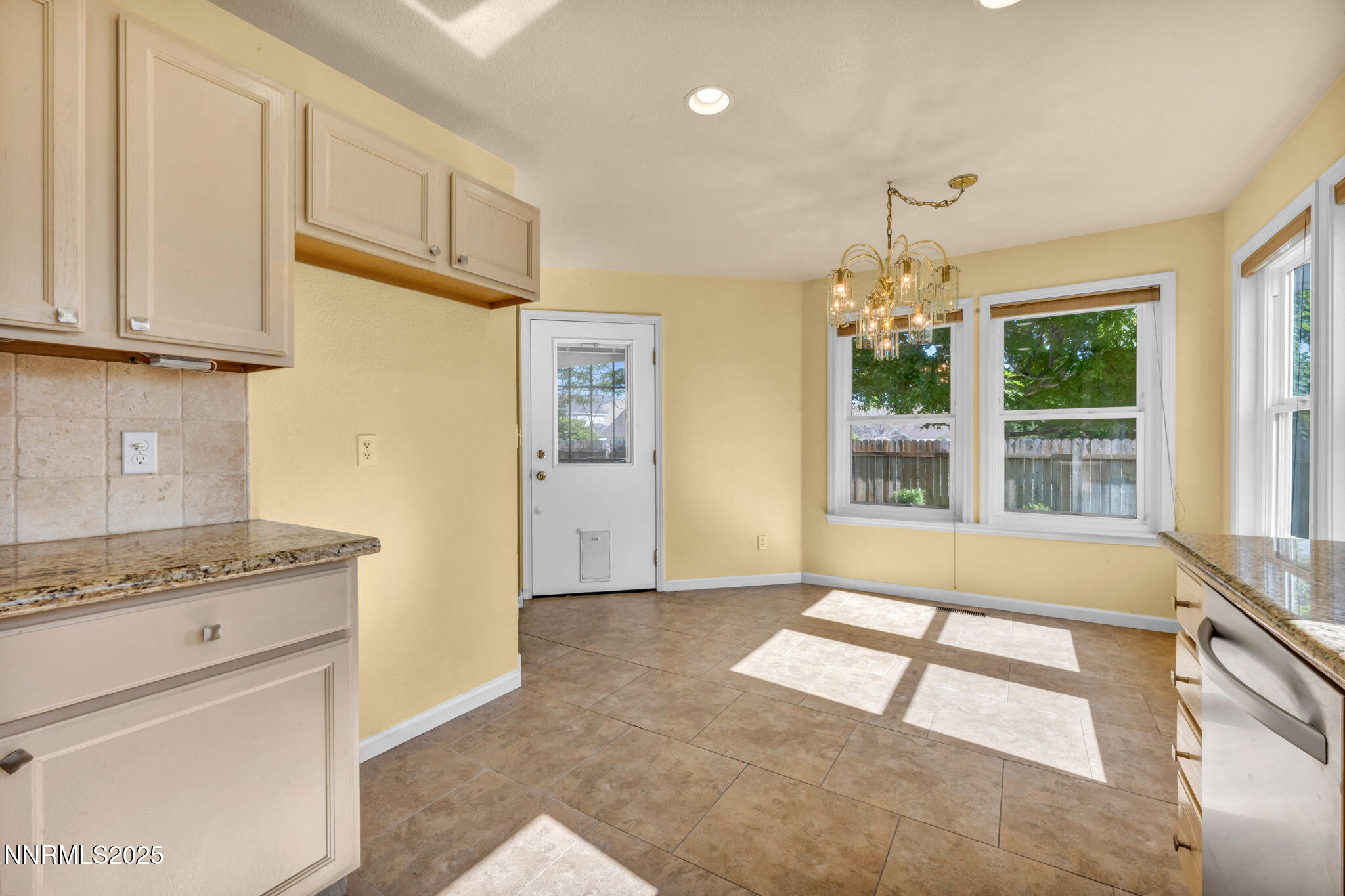556 Pavilion Court Property Photo 13
