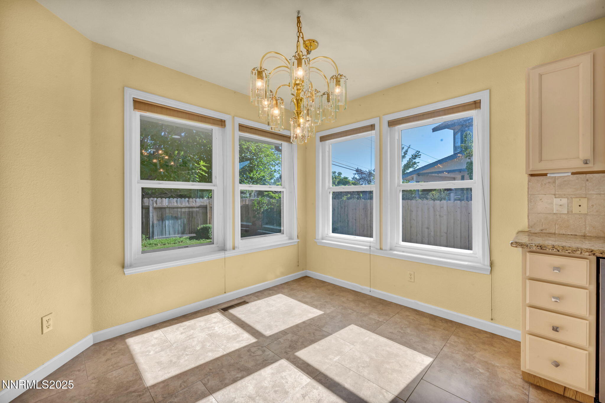 556 Pavilion Court Property Photo 14