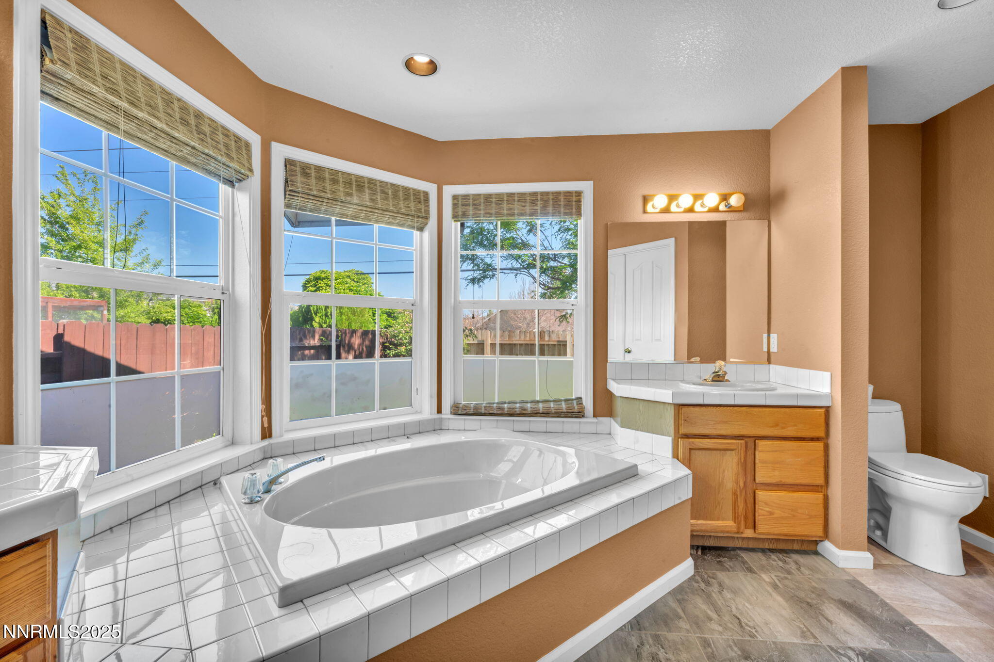 556 Pavilion Court Property Photo 19