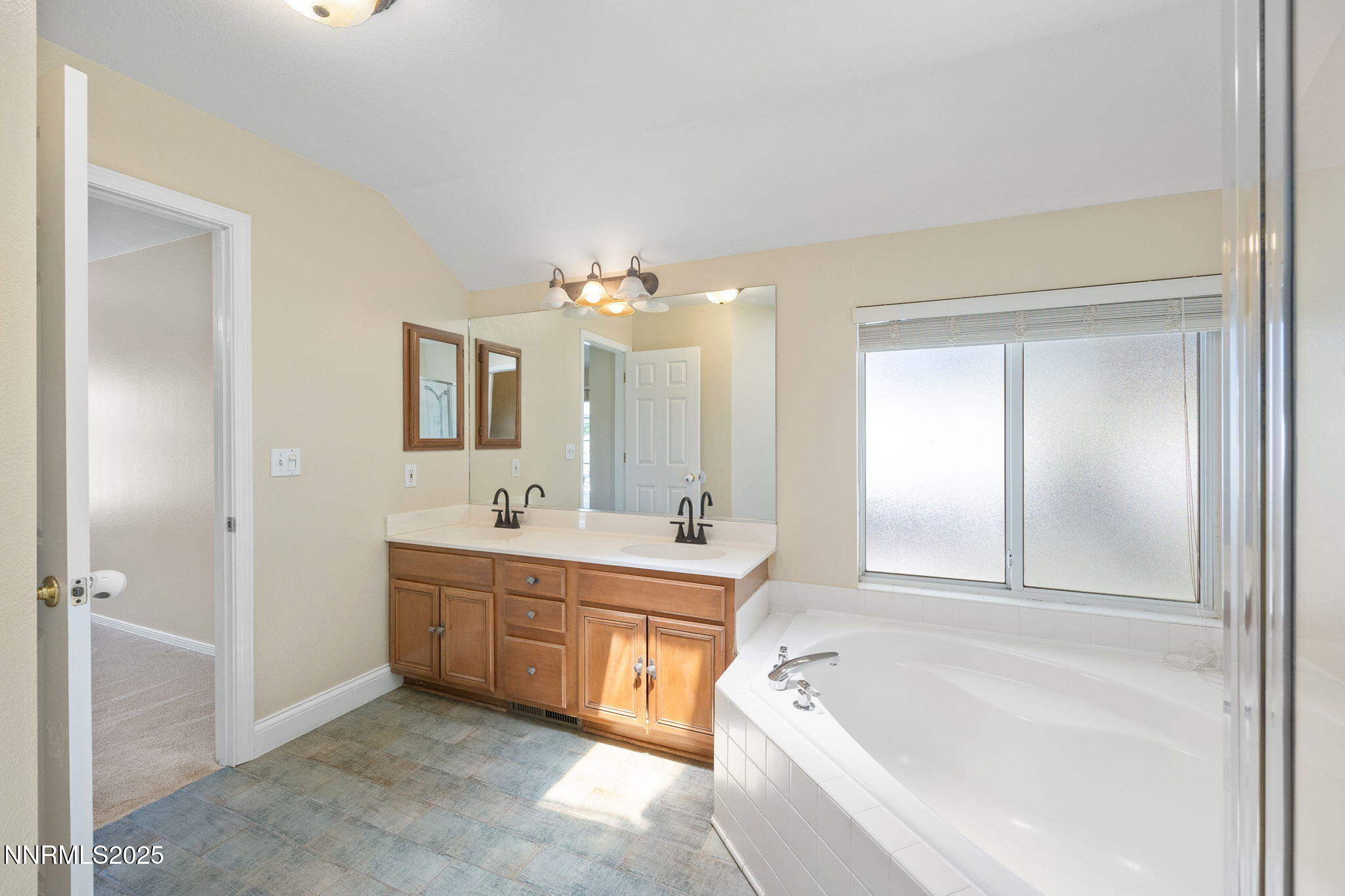 9005 Spanish Trail Drive Property Photo 27