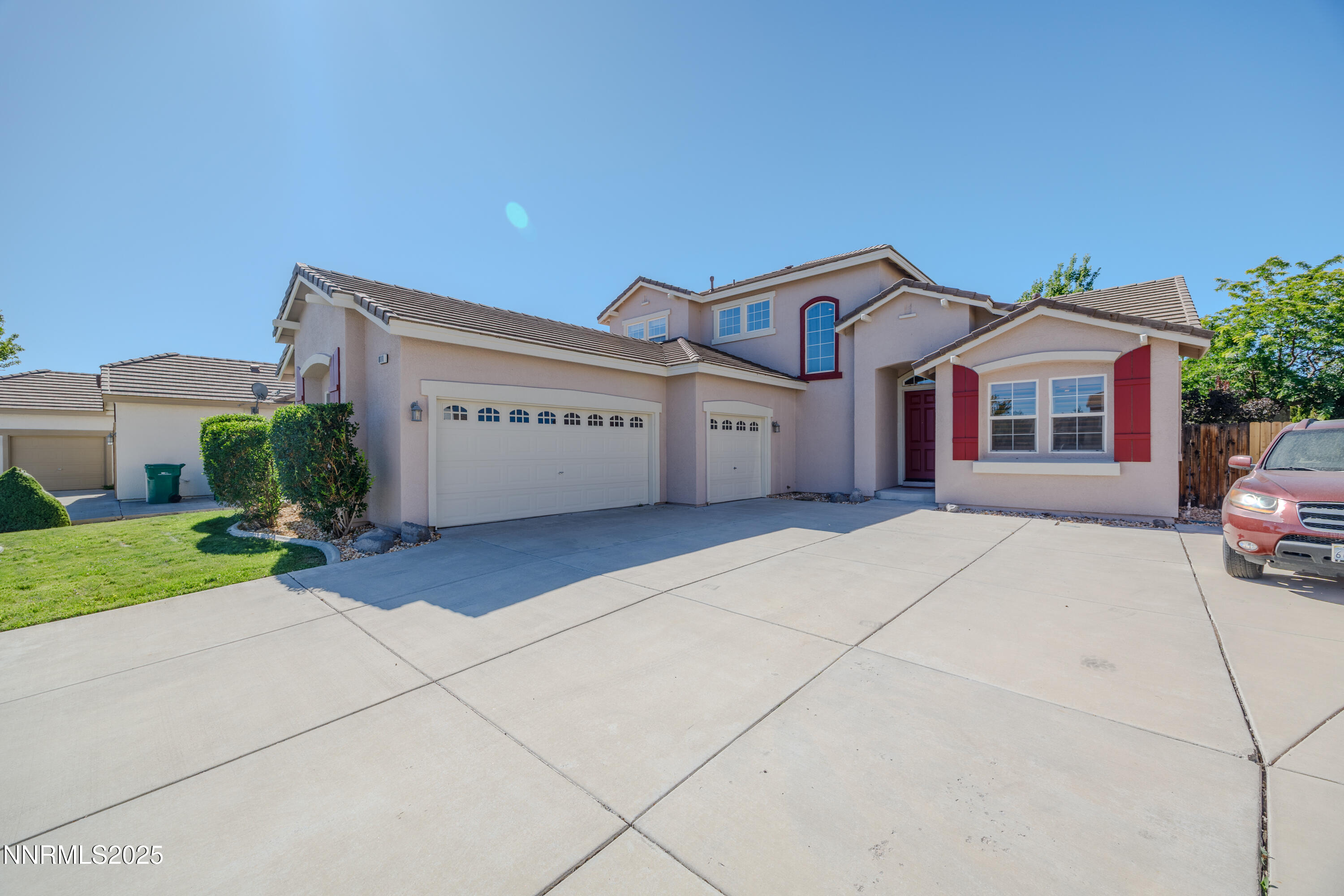 811 Pinchot Pass Court Property Photo 1