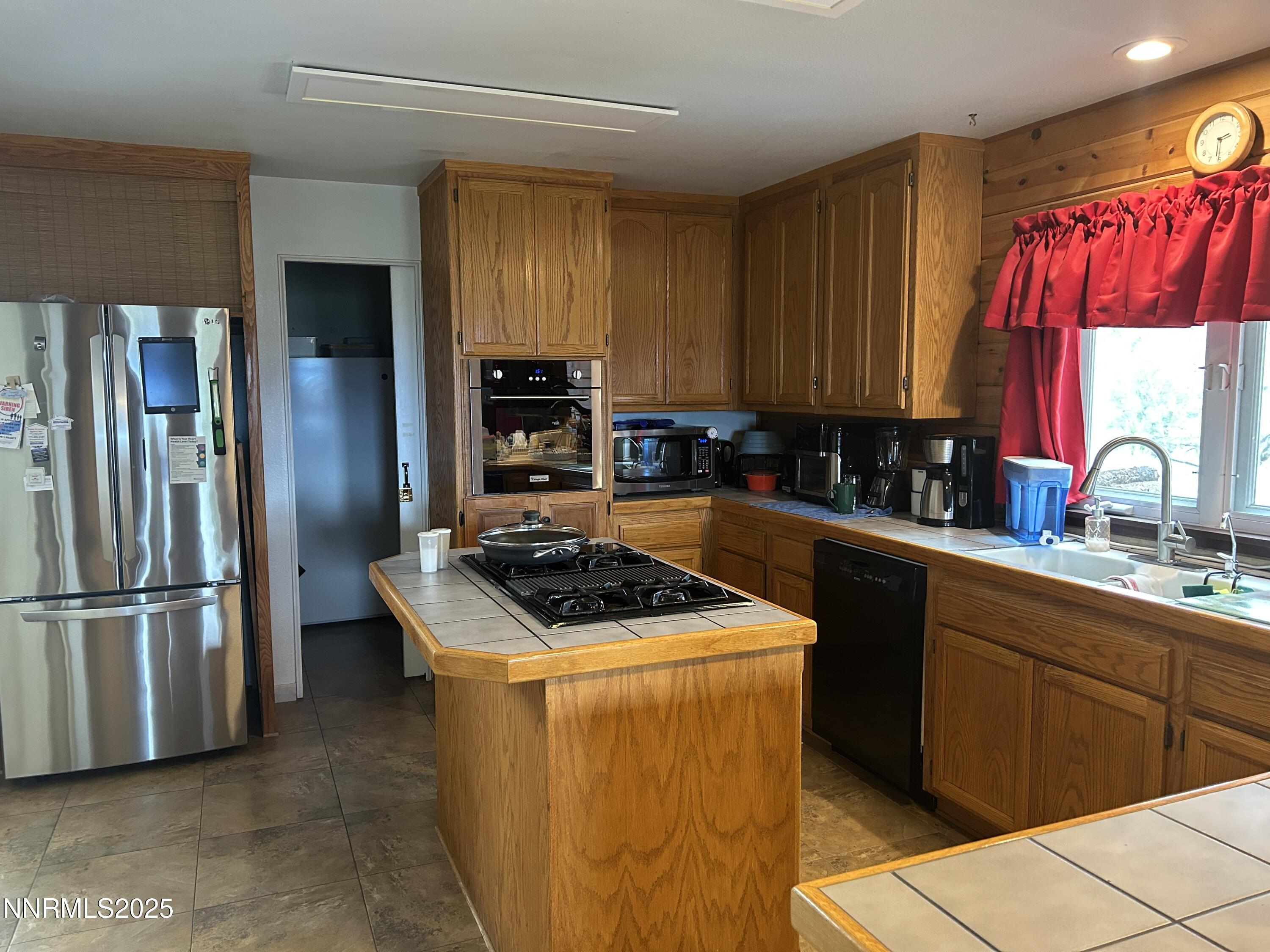 370 Panamint Road Property Photo 8