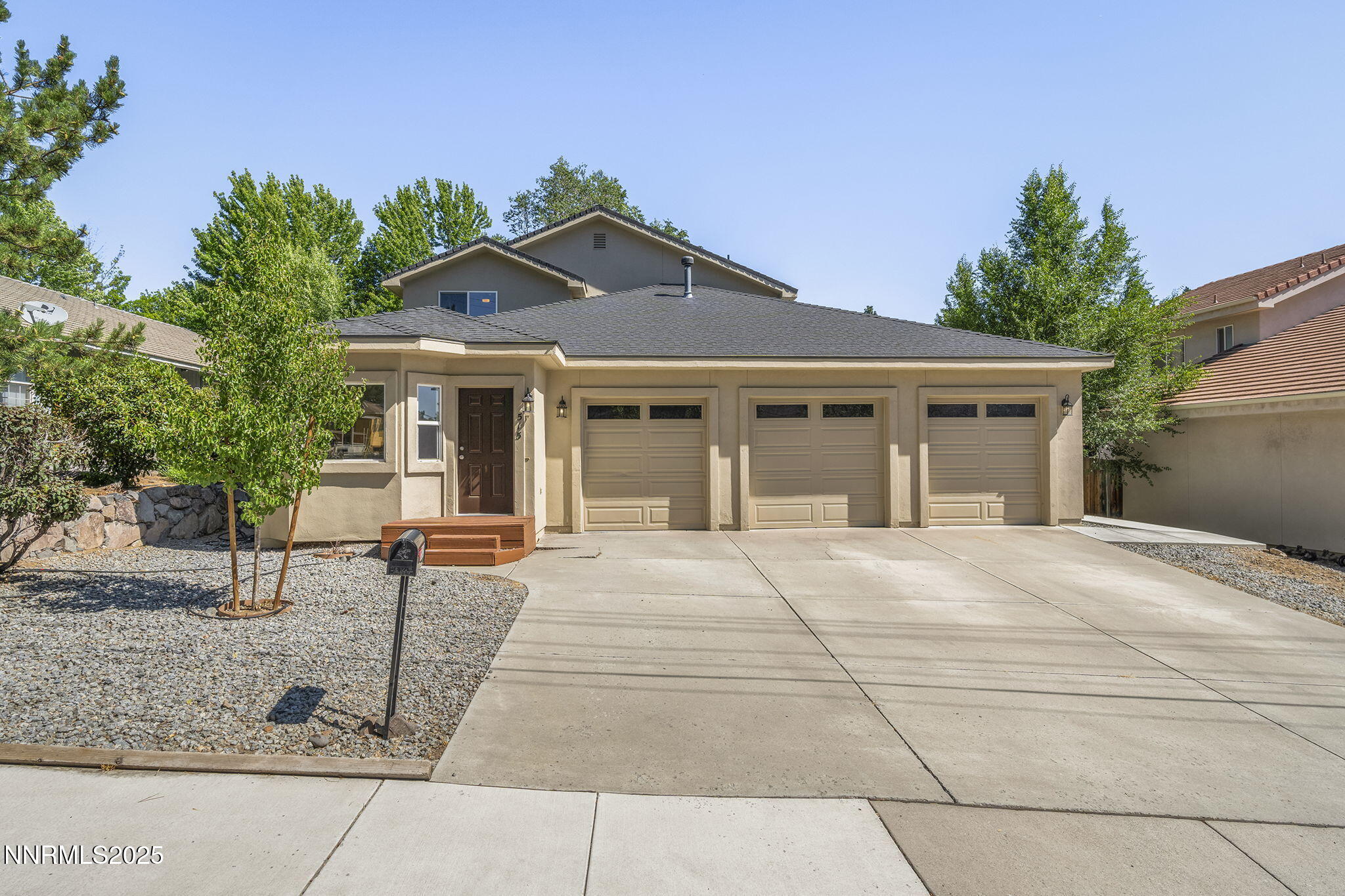 515 College Drive Property Photo 1