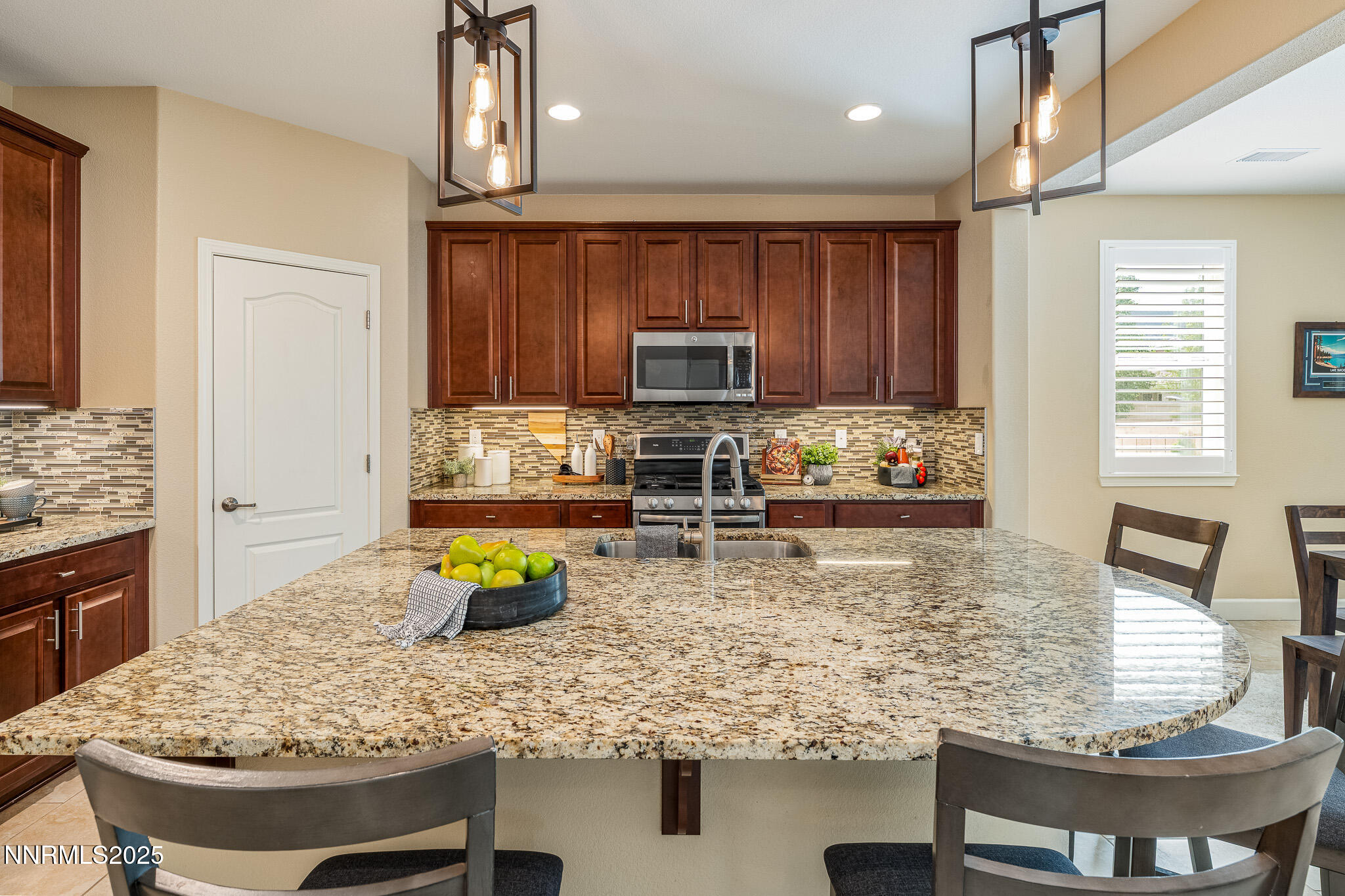 1898 Palacia Pointe Drive Property Photo 7