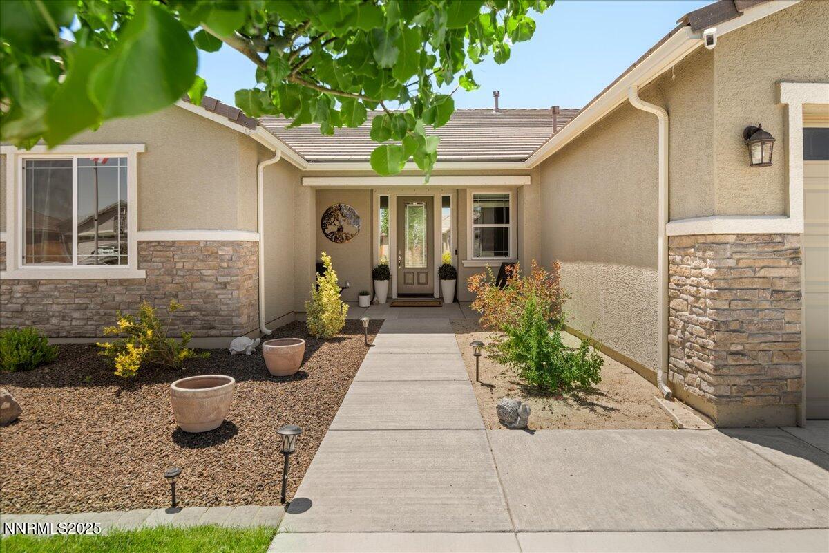 1042 Garden Pond Way Property Photo 1