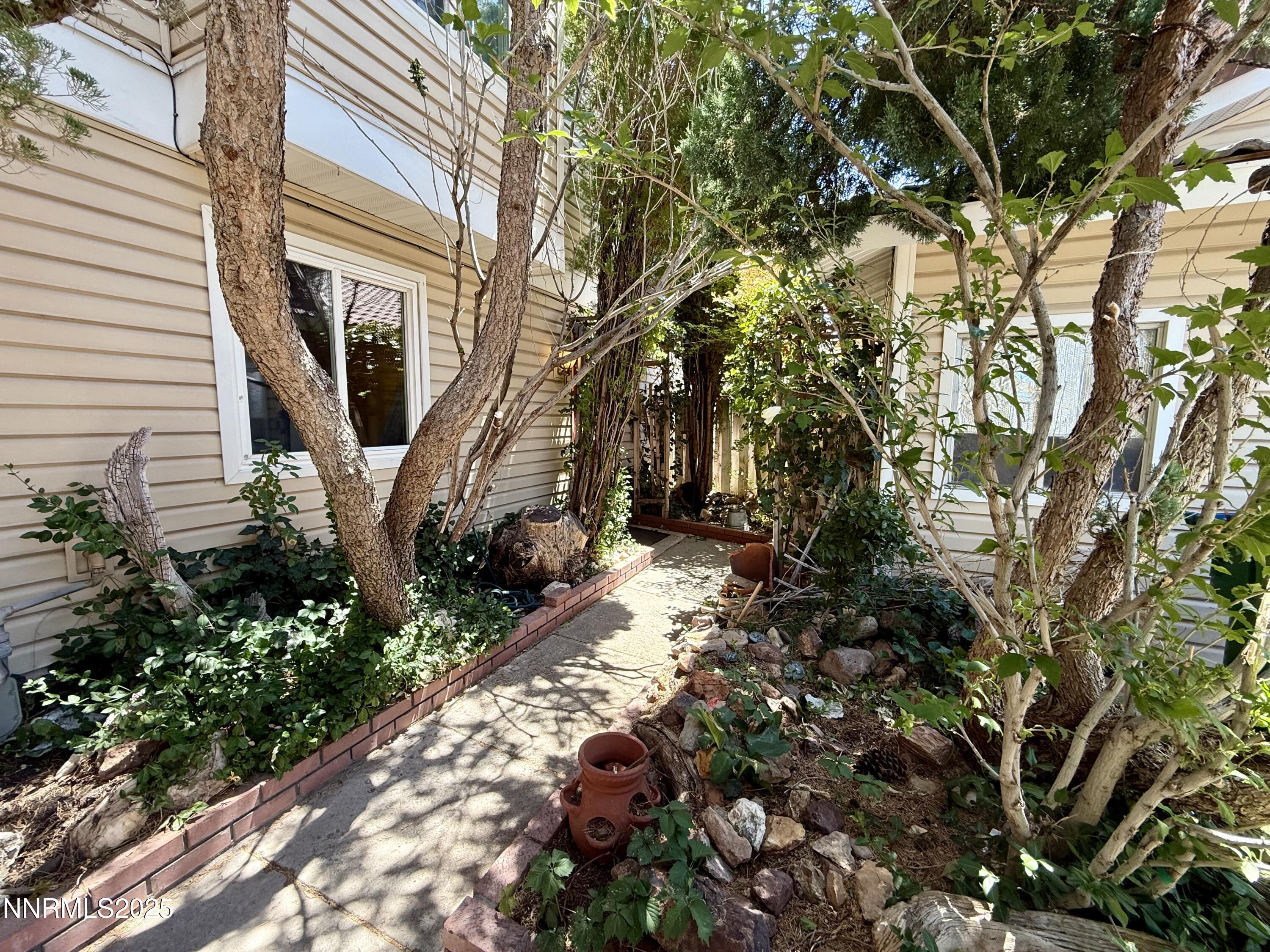 1114 Bradley Square Property Photo 1
