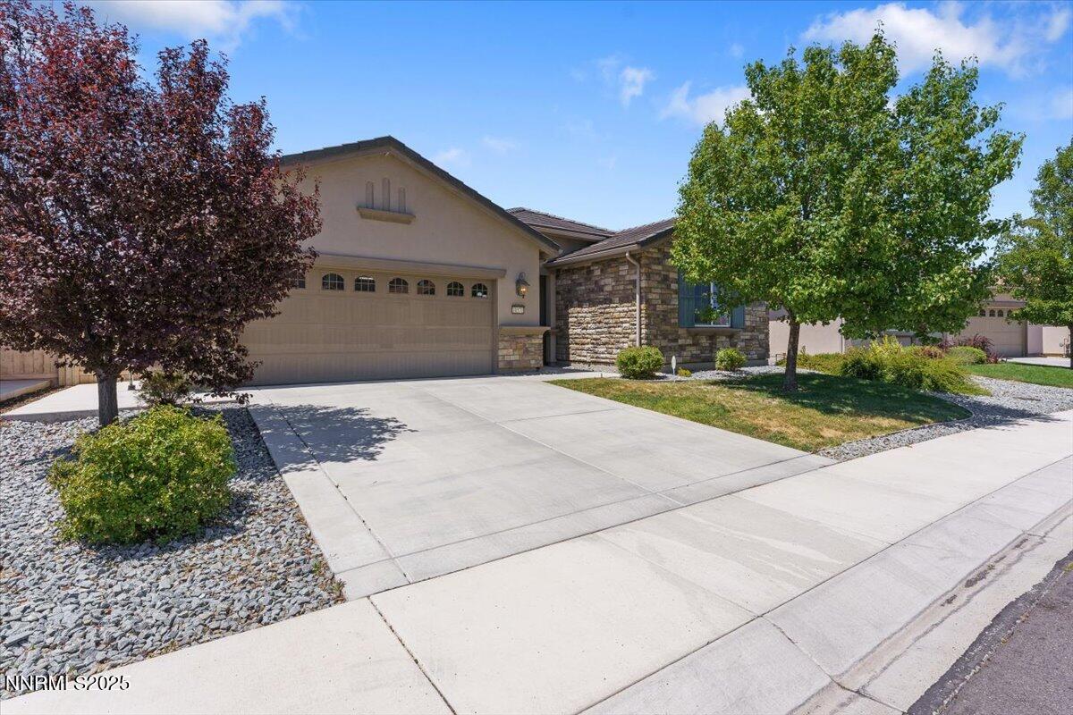 10571 Circle Oaks Court Property Photo 1