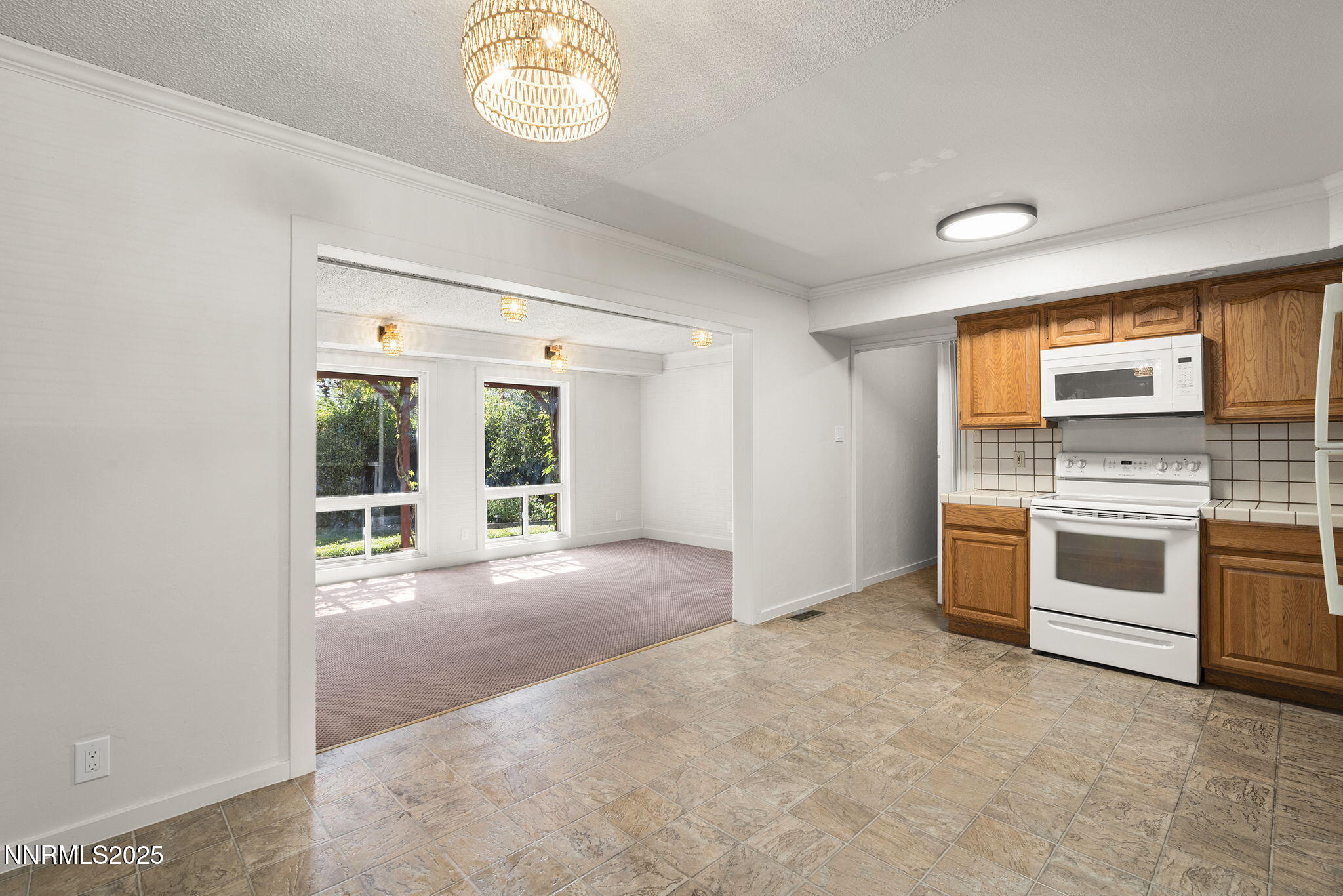 1466 Bridgewood Lane Property Photo 5