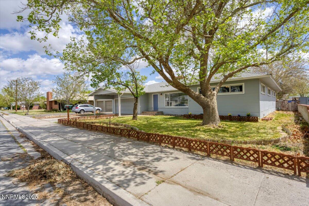 445 S Bailey Street Property Photo 1