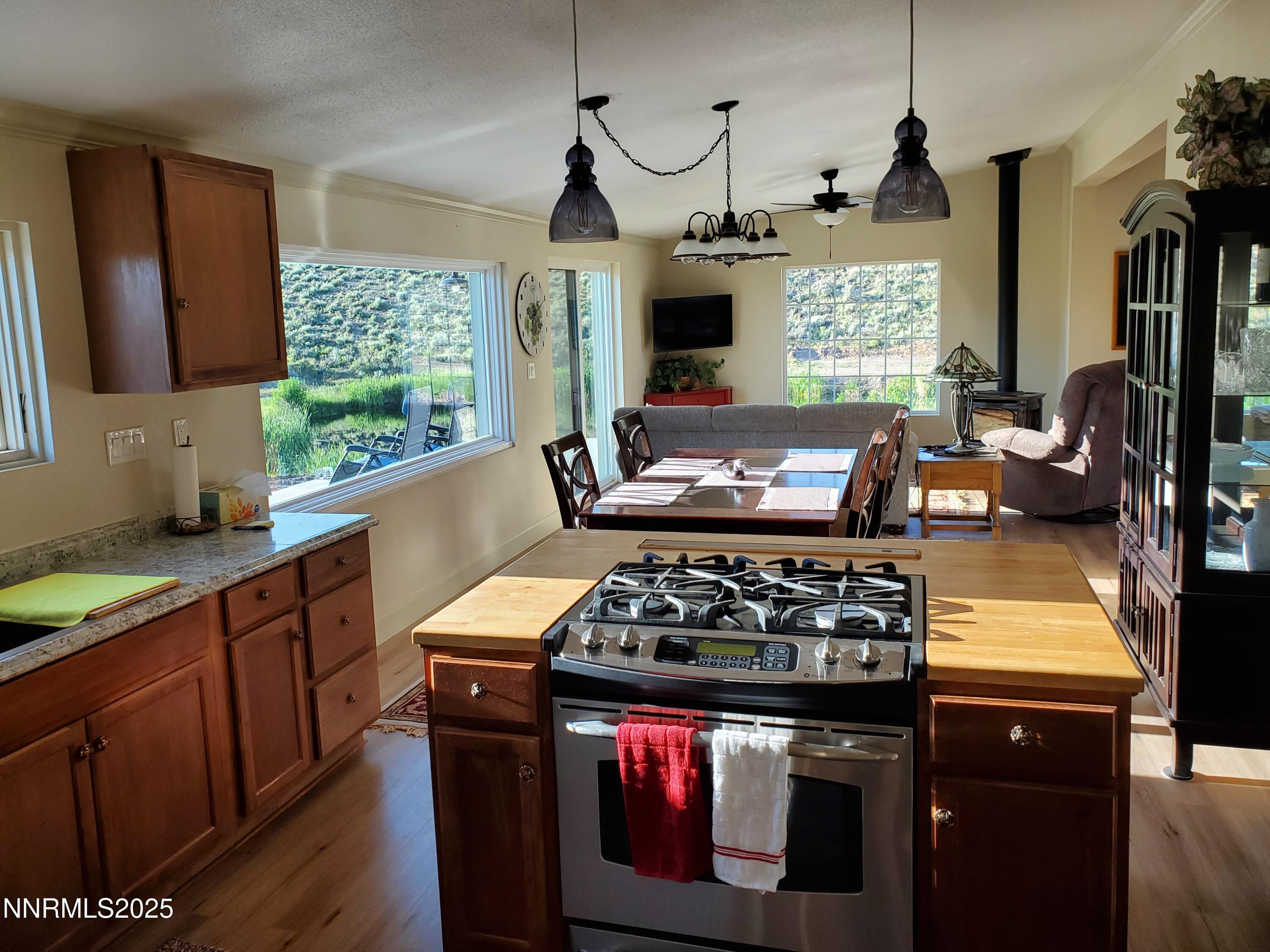 3300 High Rock Road Property Photo 24