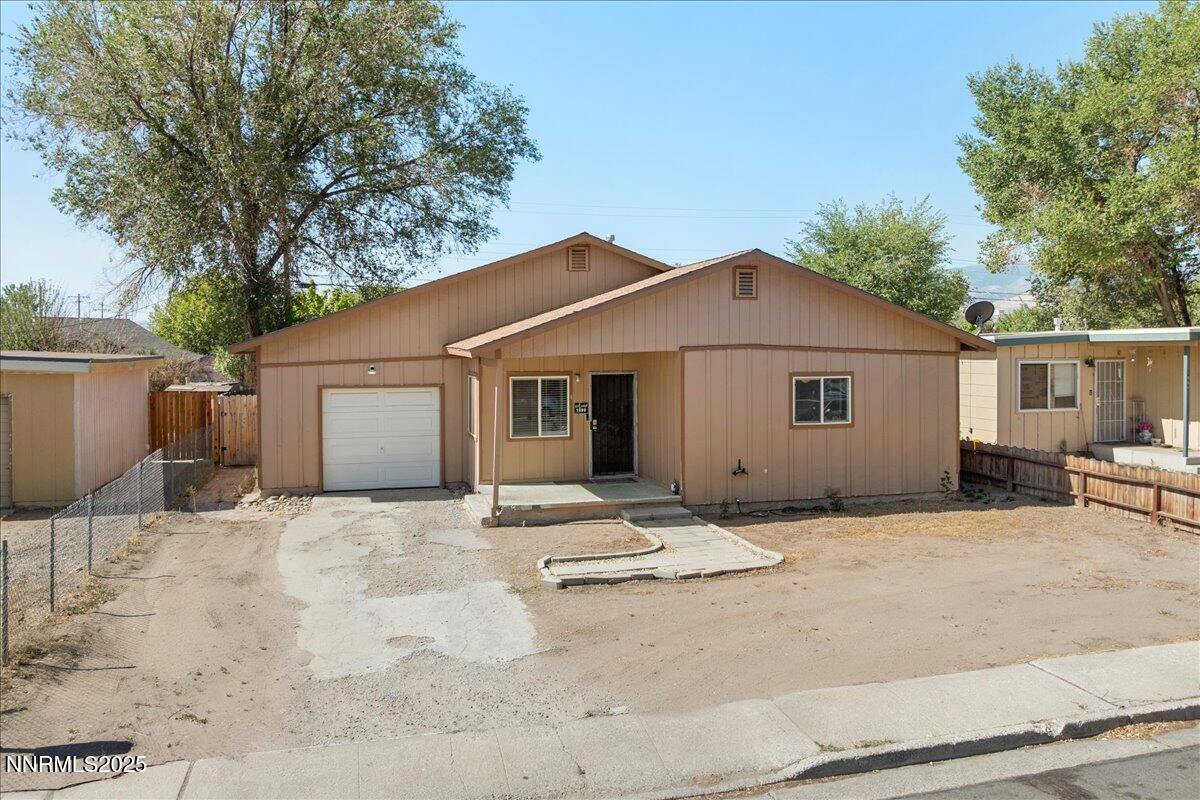 1990 Trainer Way Property Photo 1