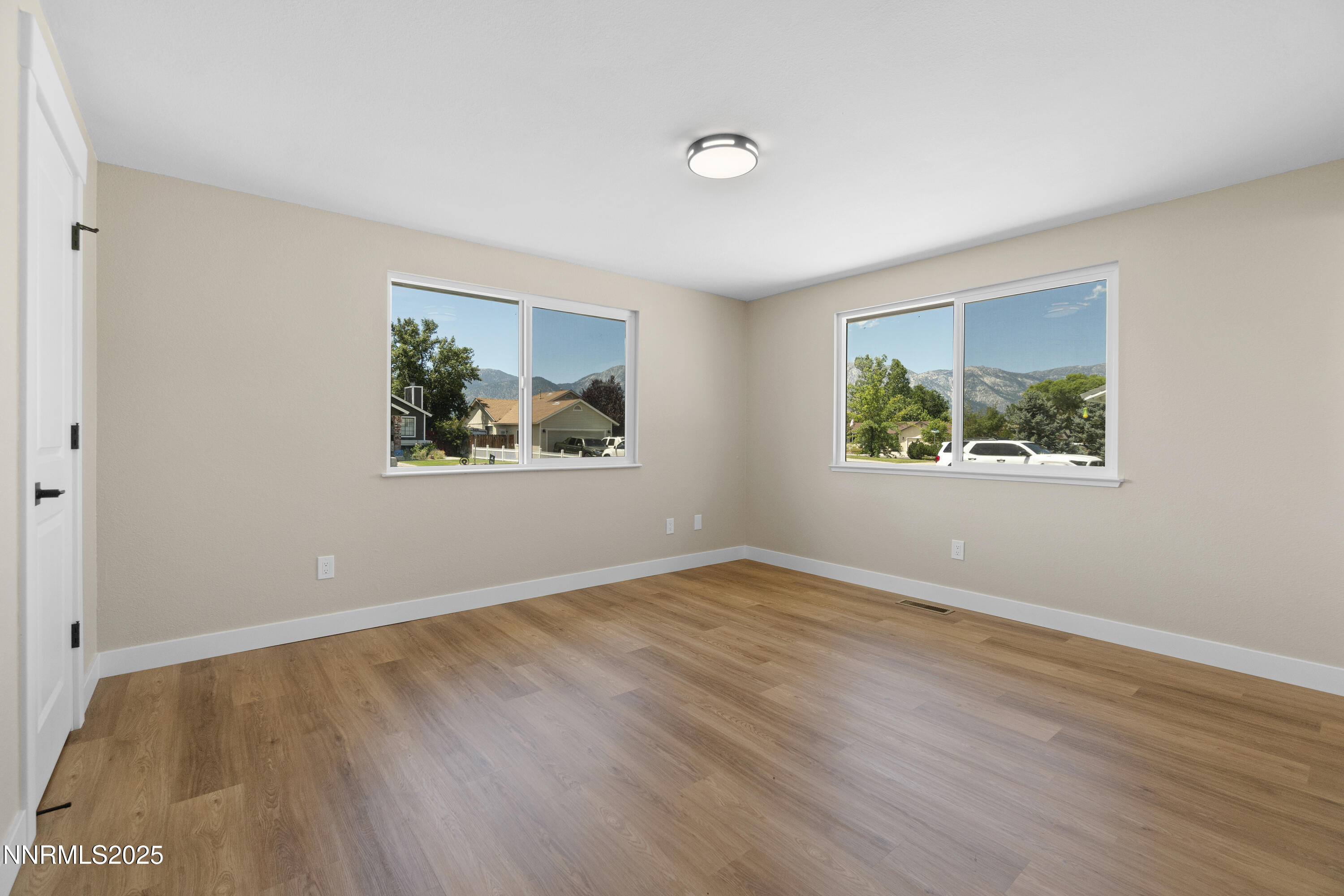 1358 Victoria Drive Property Photo 18