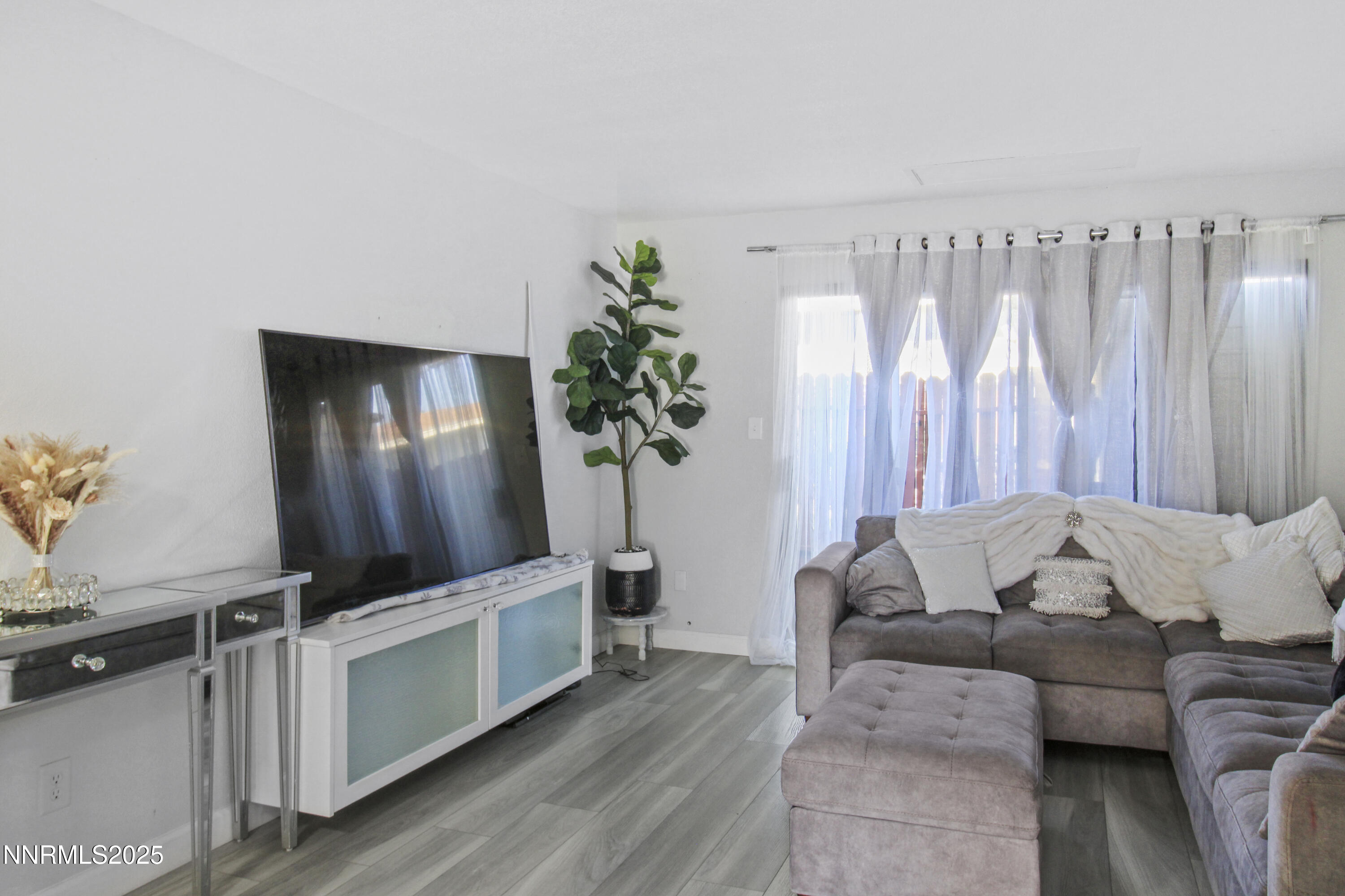 863 Nutmeg Place Property Photo 1