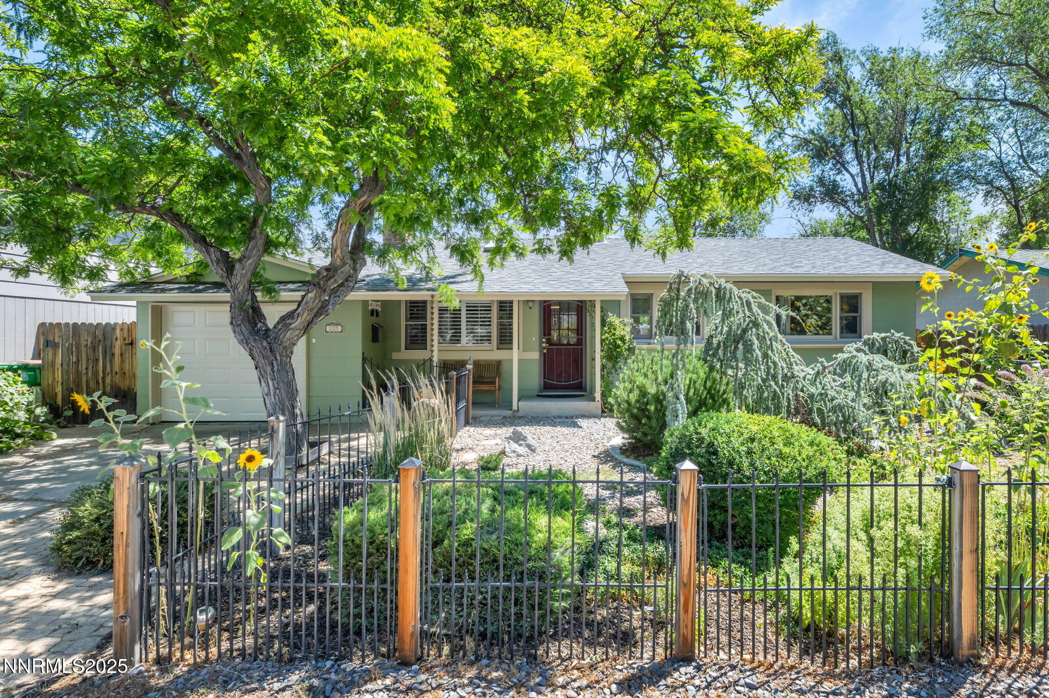 225 Tacoma Avenue Property Photo 1
