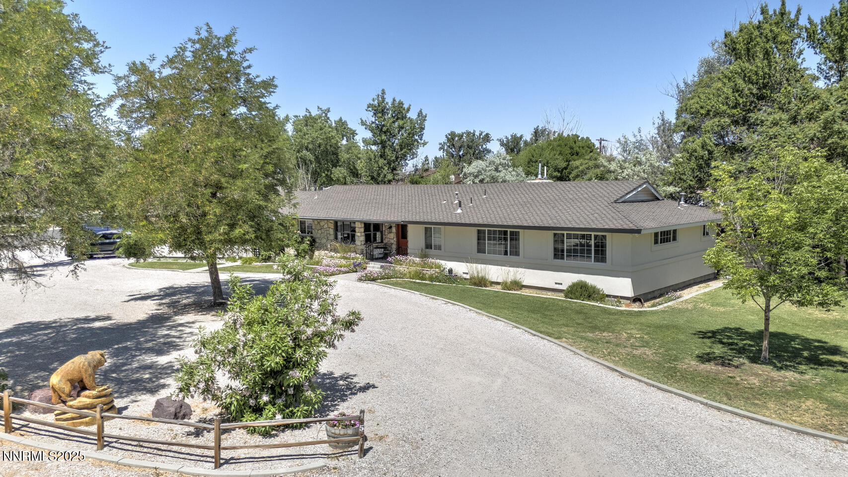 1955 Manchester Circle Property Photo 1