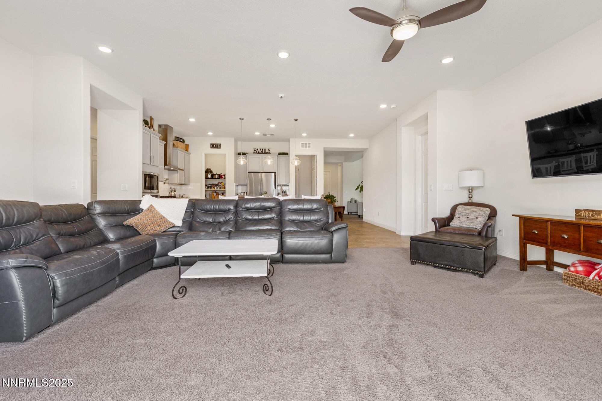 8342 Simsbury Drive Property Photo 4