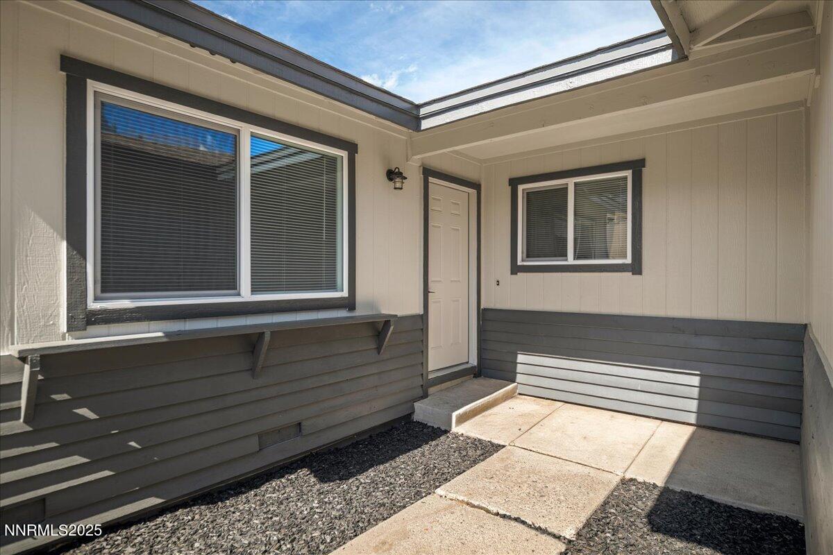 10038 Humite Lane Property Photo 4