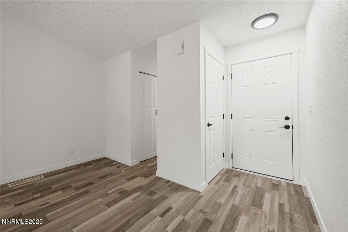 10038 Humite Lane Property Photo 5