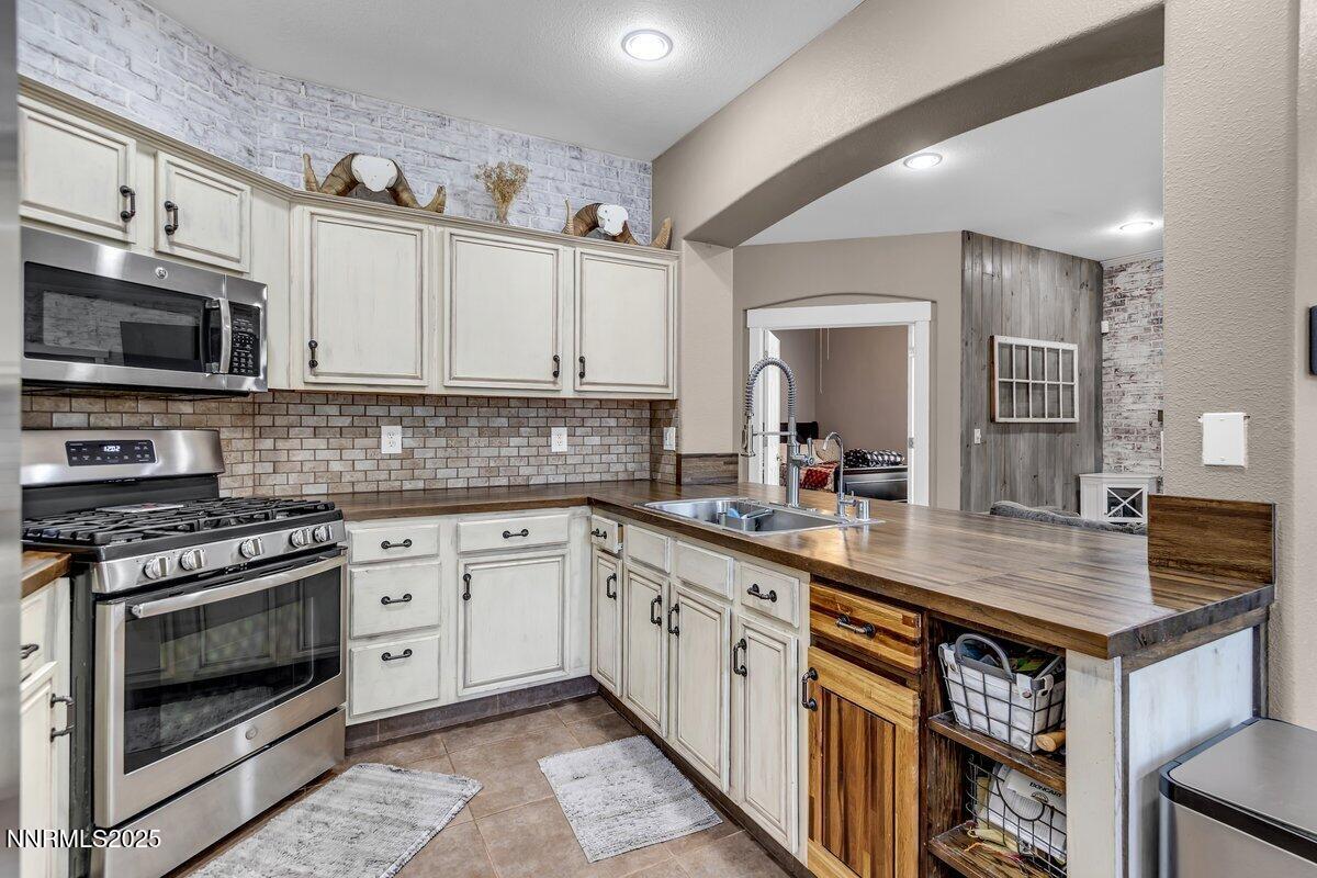 7859 Guerra Court Property Photo 11