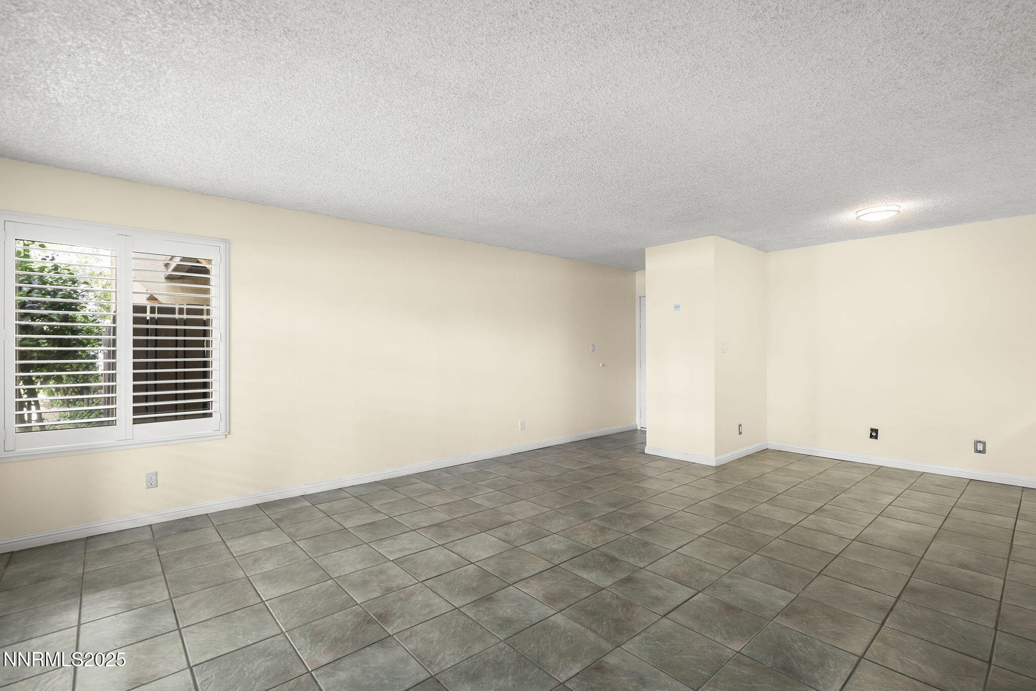 2450 Lymbery Street Property Photo 4