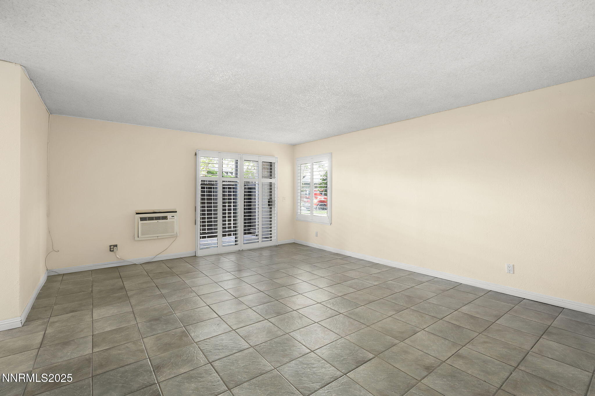 2450 Lymbery Street Property Photo 5