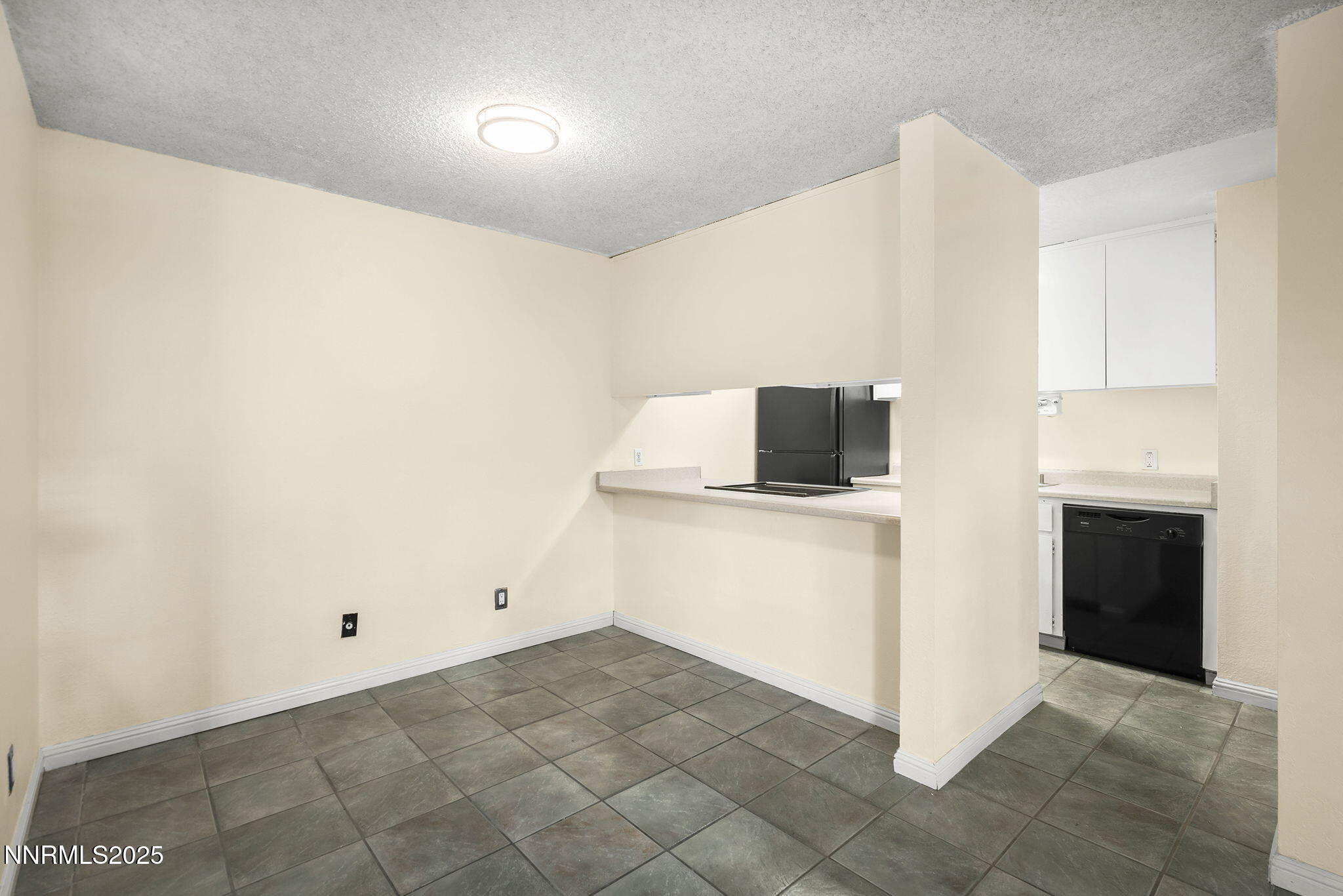 2450 Lymbery Street Property Photo 6