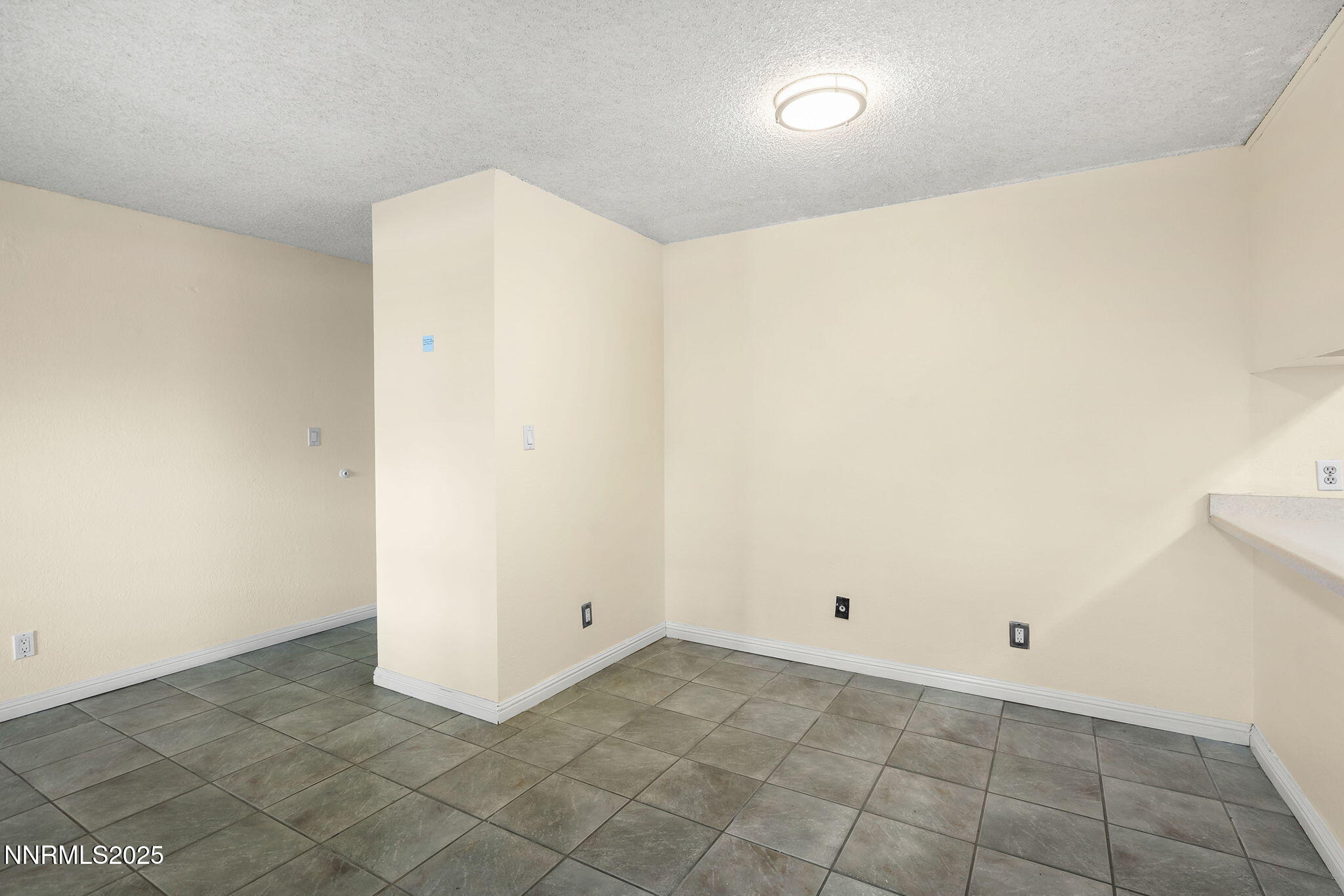 2450 Lymbery Street Property Photo 7