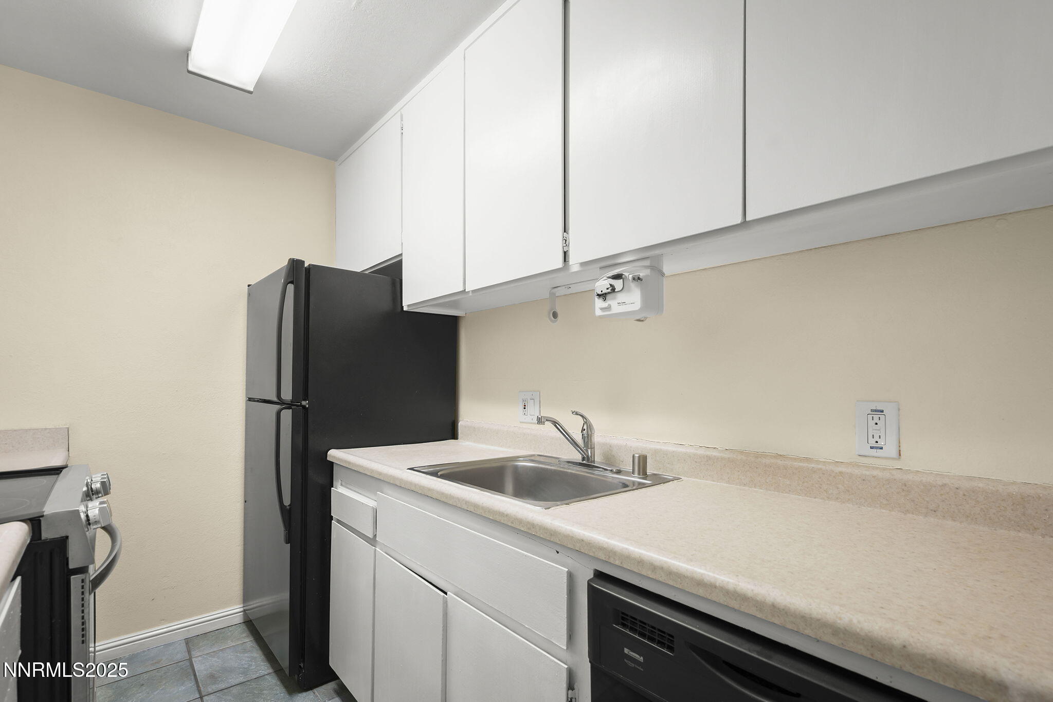 2450 Lymbery Street Property Photo 8