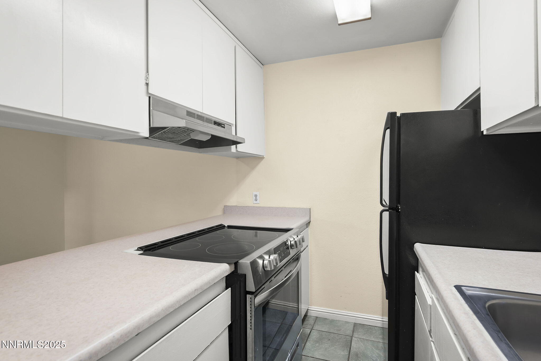 2450 Lymbery Street Property Photo 9