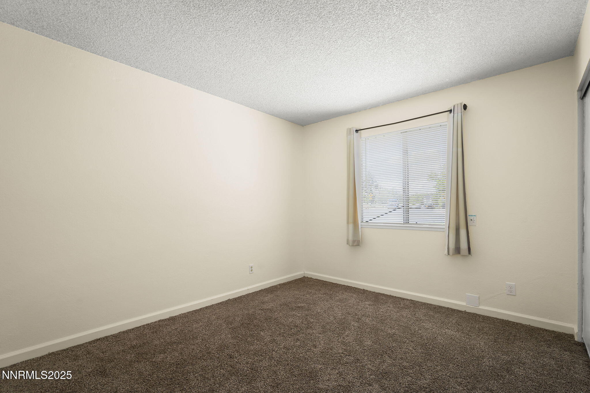 2450 Lymbery Street Property Photo 11
