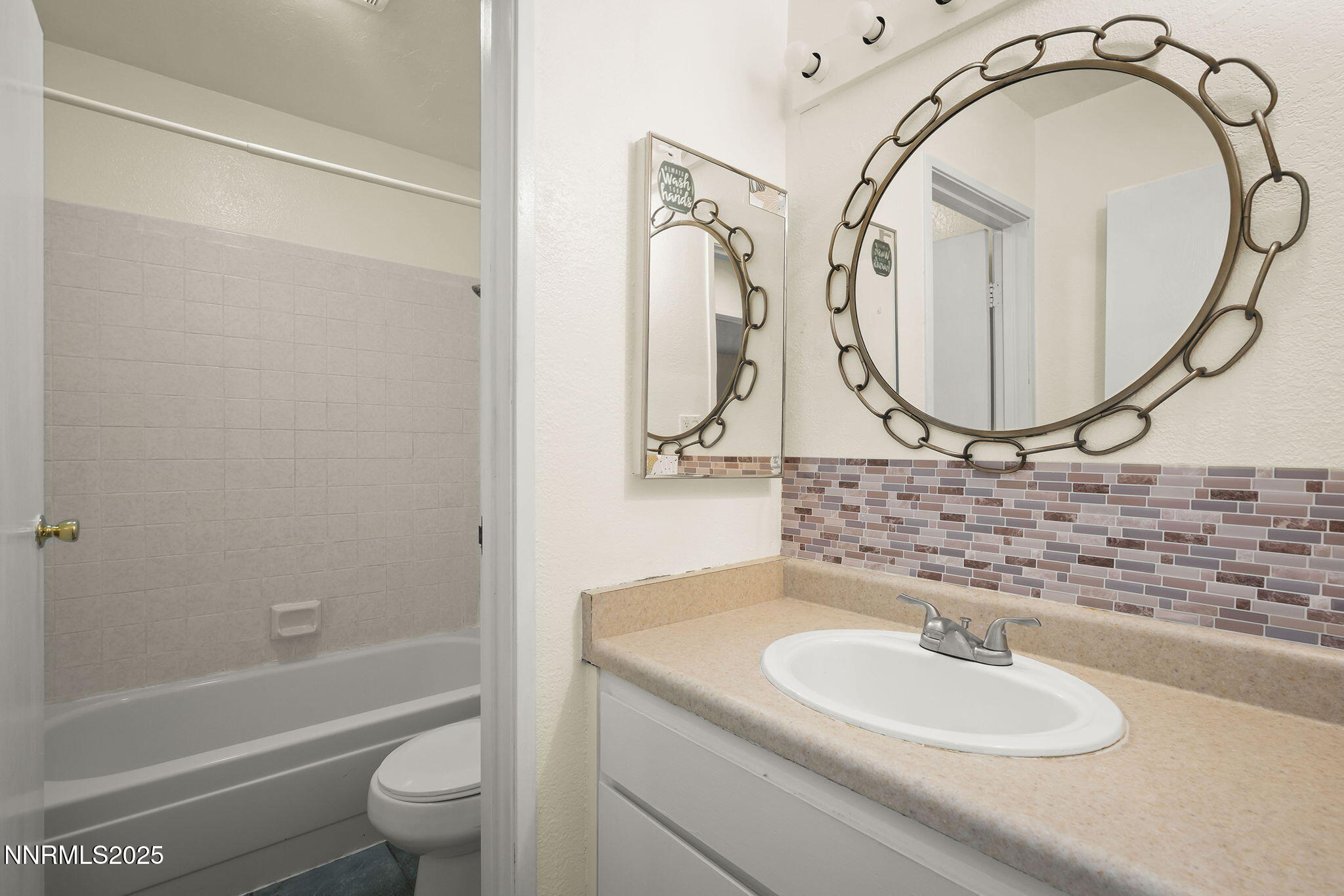 2450 Lymbery Street Property Photo 12