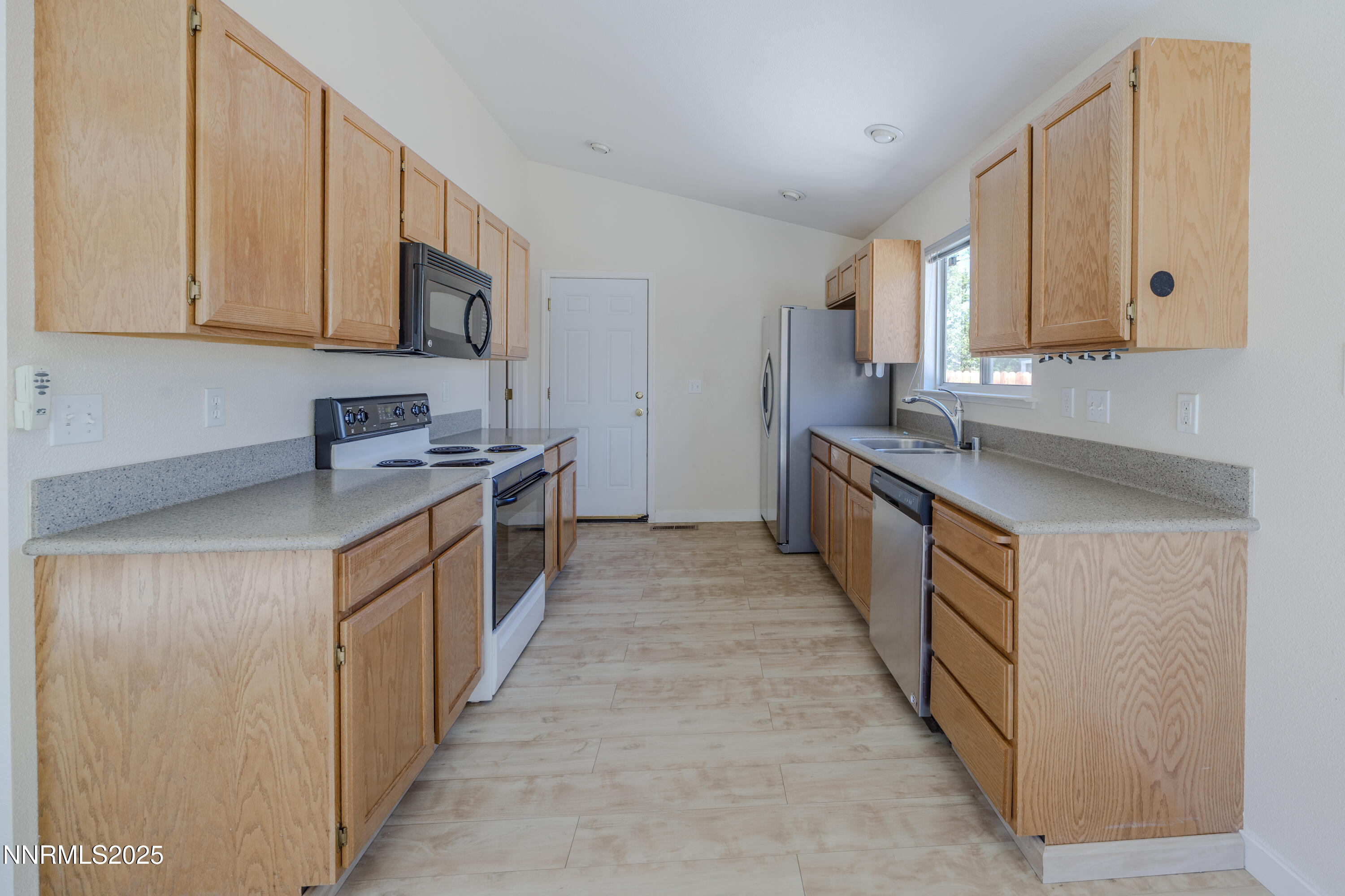 2249 Desert Village Court Property Photo 32