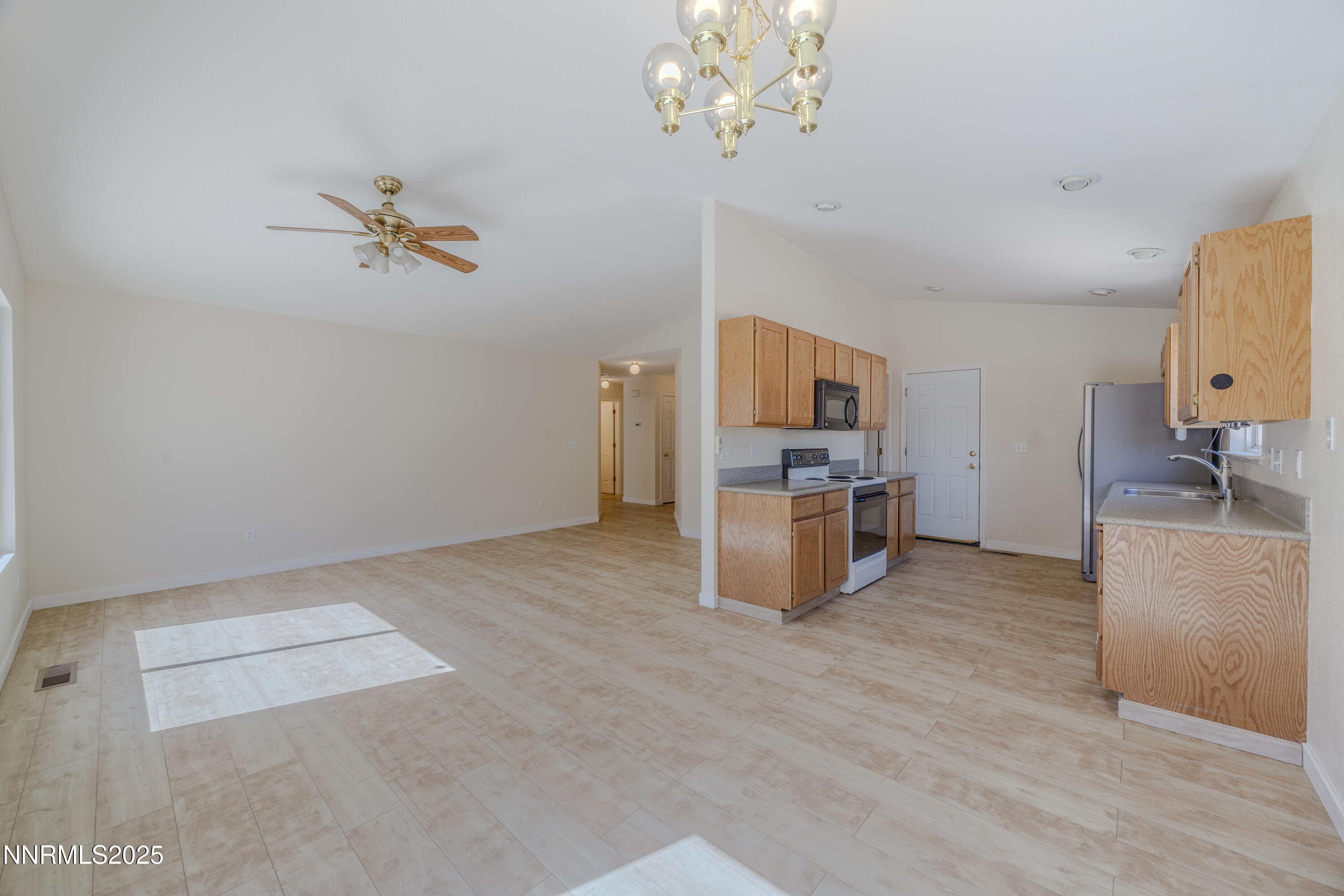 2249 Desert Village Court Property Photo 33