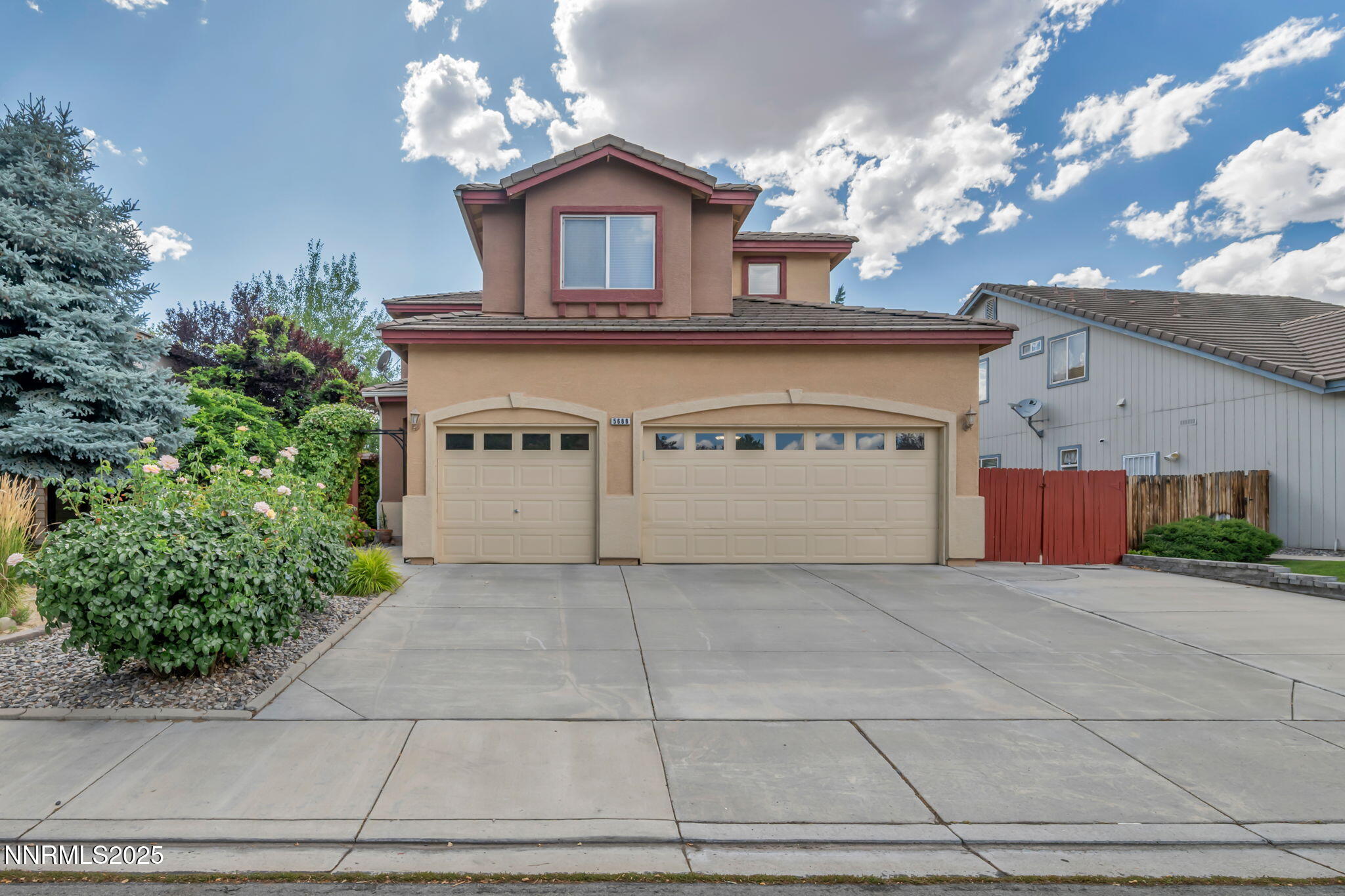5688 Spandrell Circle Property Photo 1