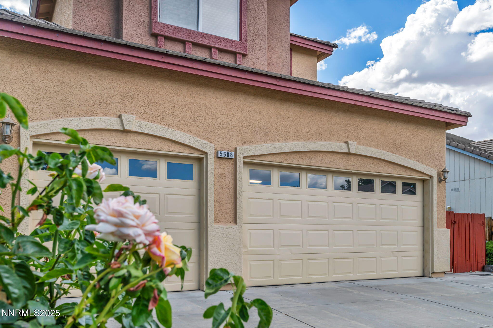 5688 Spandrell Circle Property Photo 3