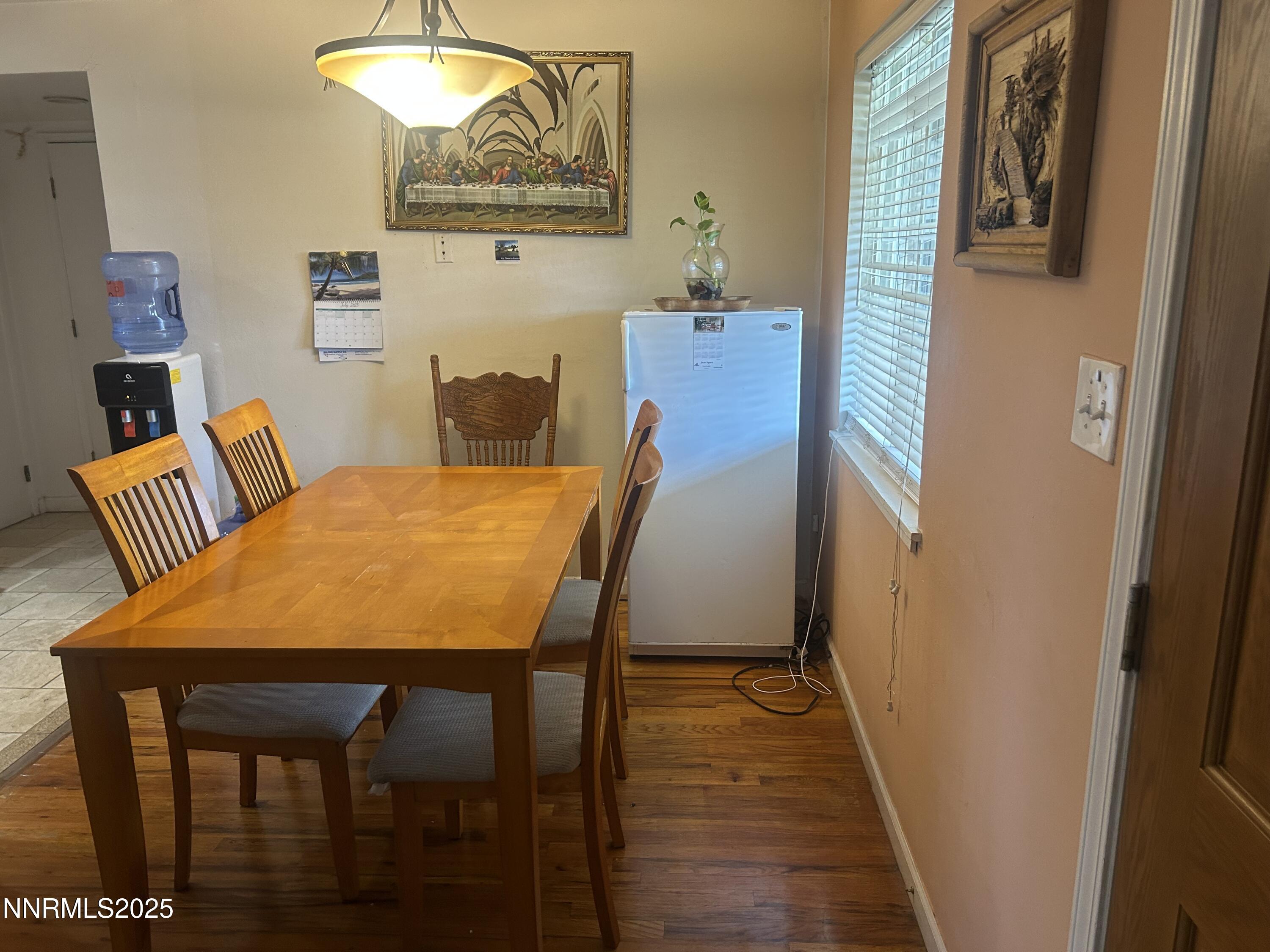 975 Stewart Street Property Photo 3