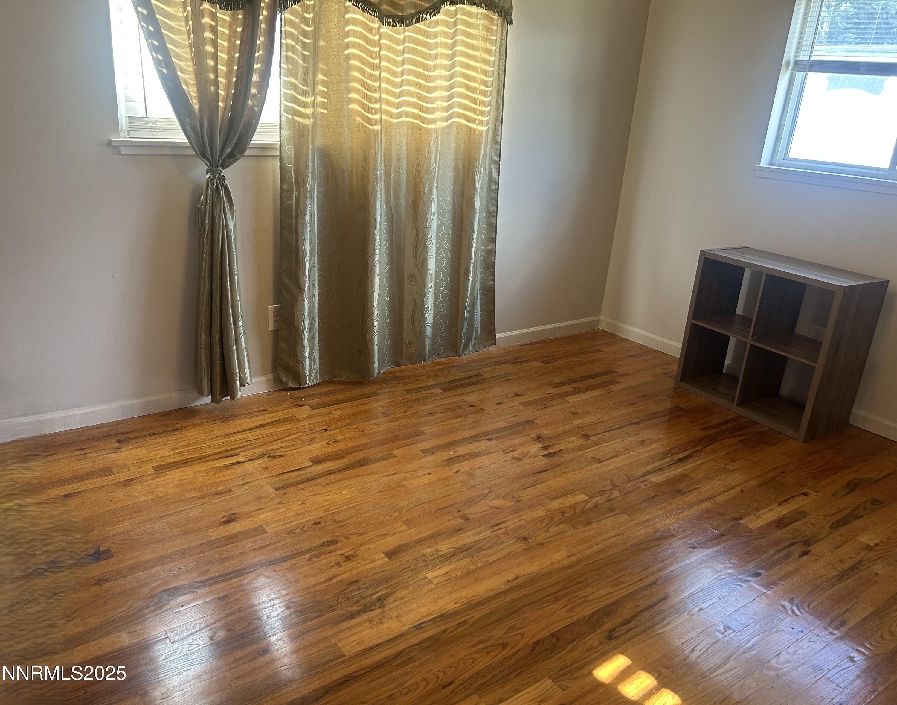 975 Stewart Street Property Photo 10