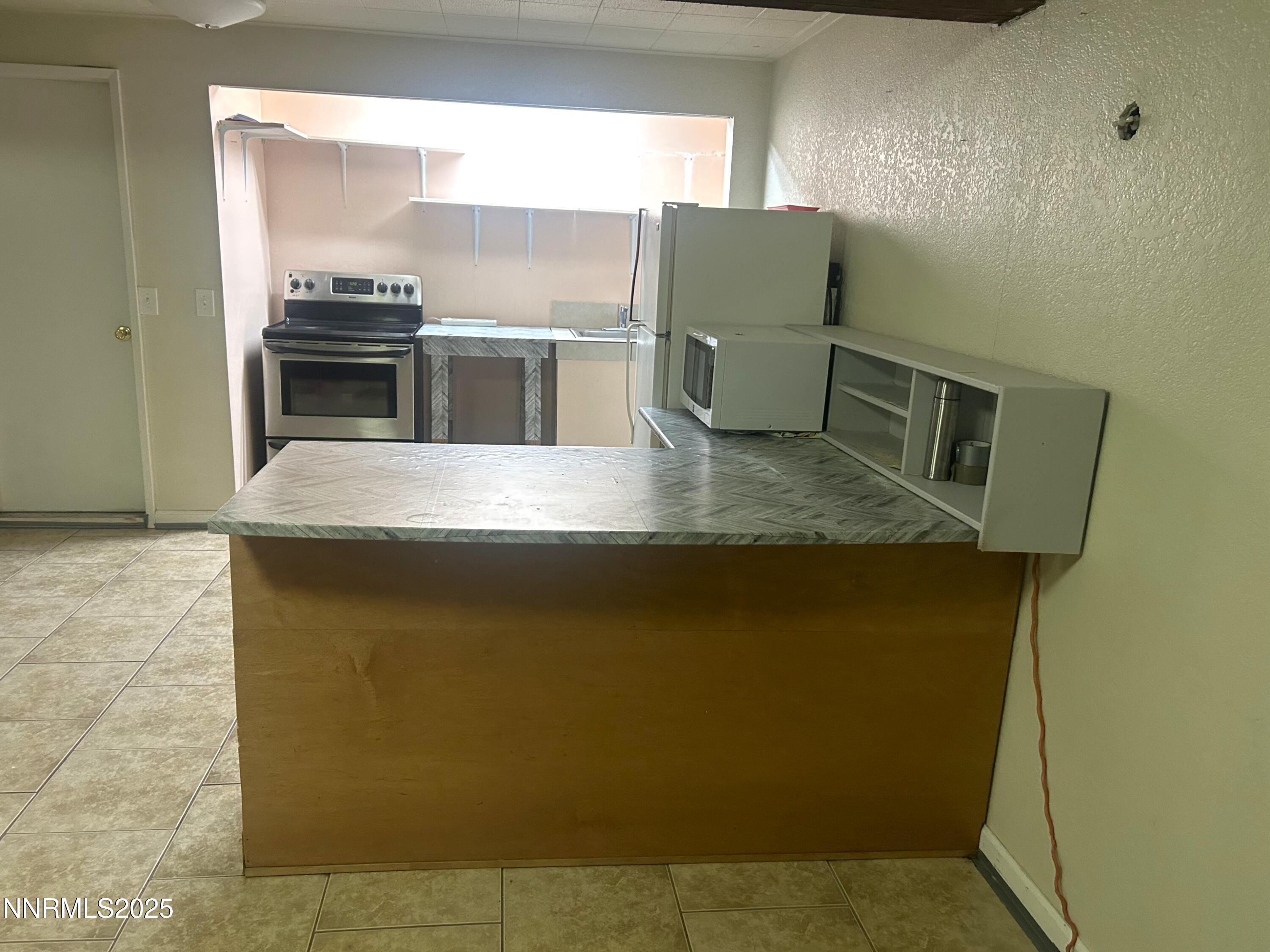975 Stewart Street Property Photo 17