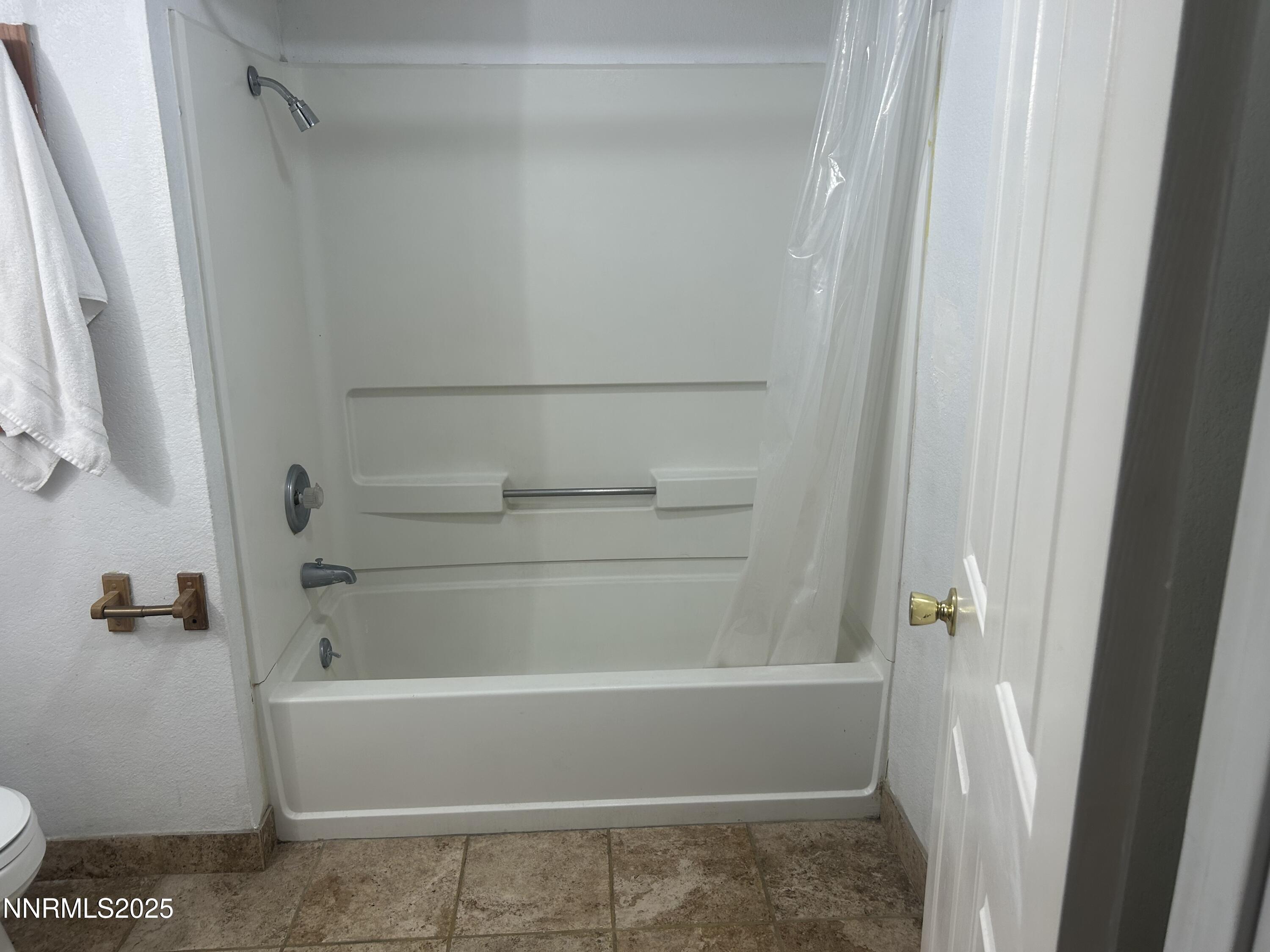975 Stewart Street Property Photo 20