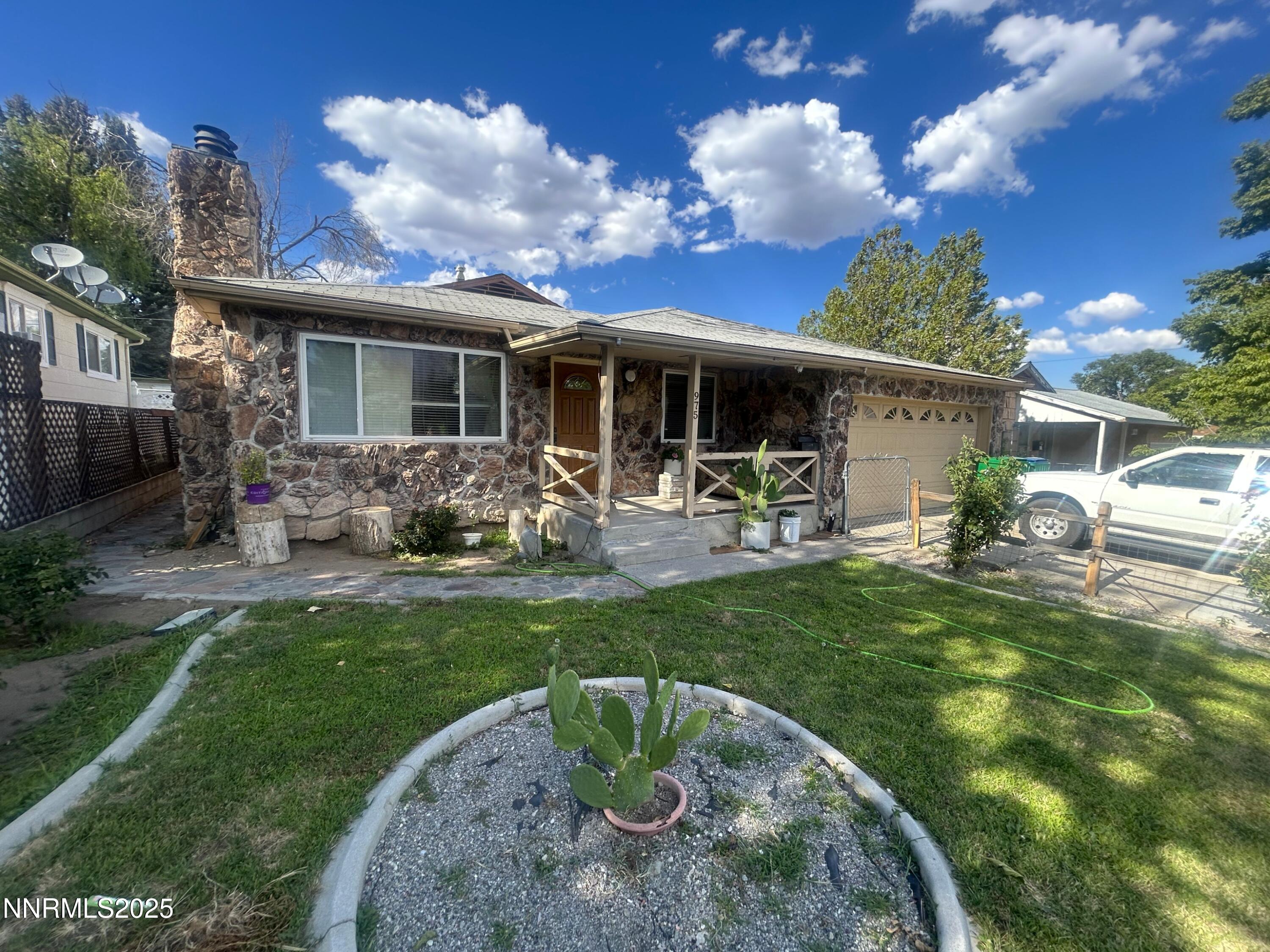 975 Stewart Street Property Photo 26