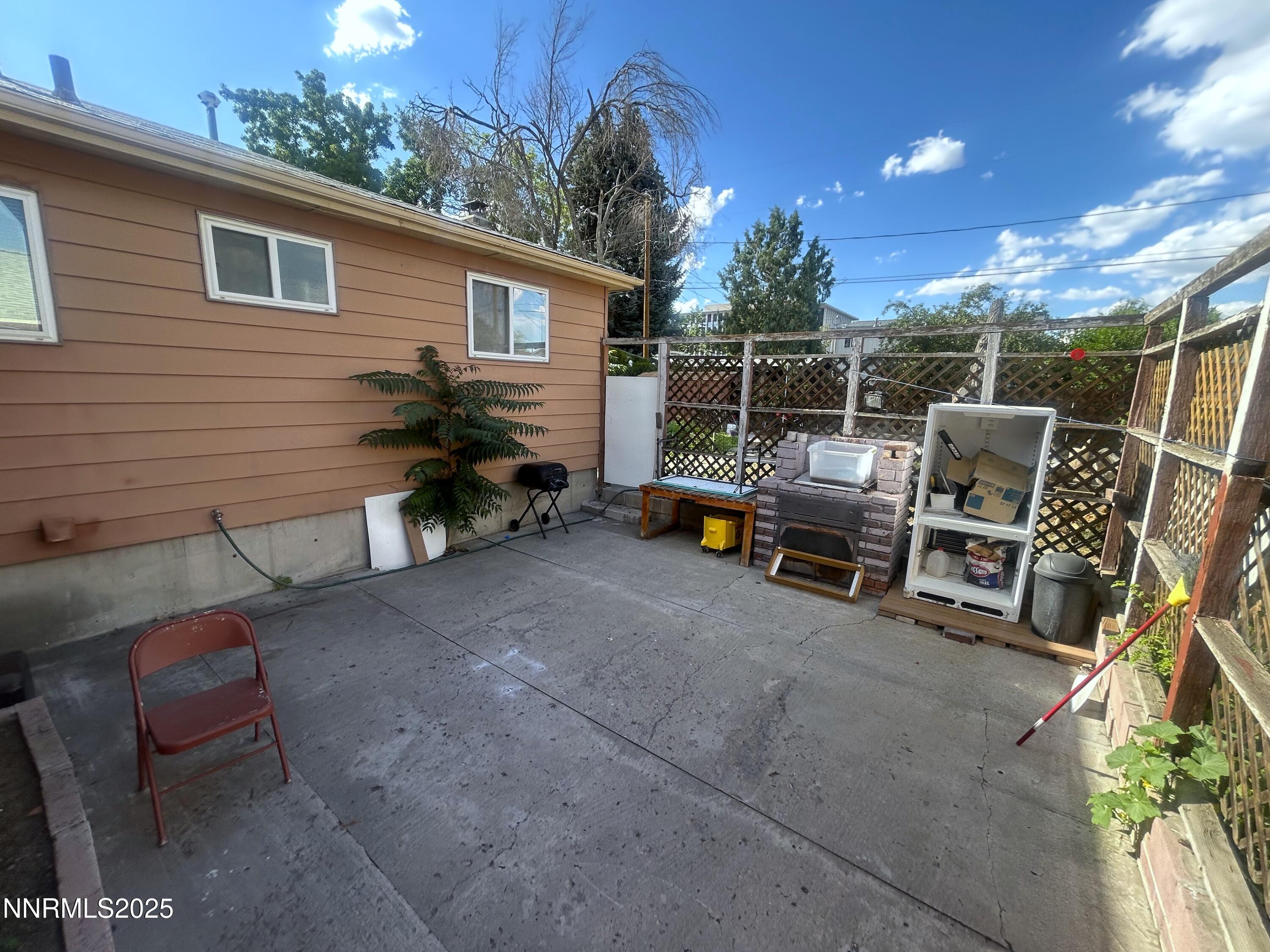 975 Stewart Street Property Photo 28