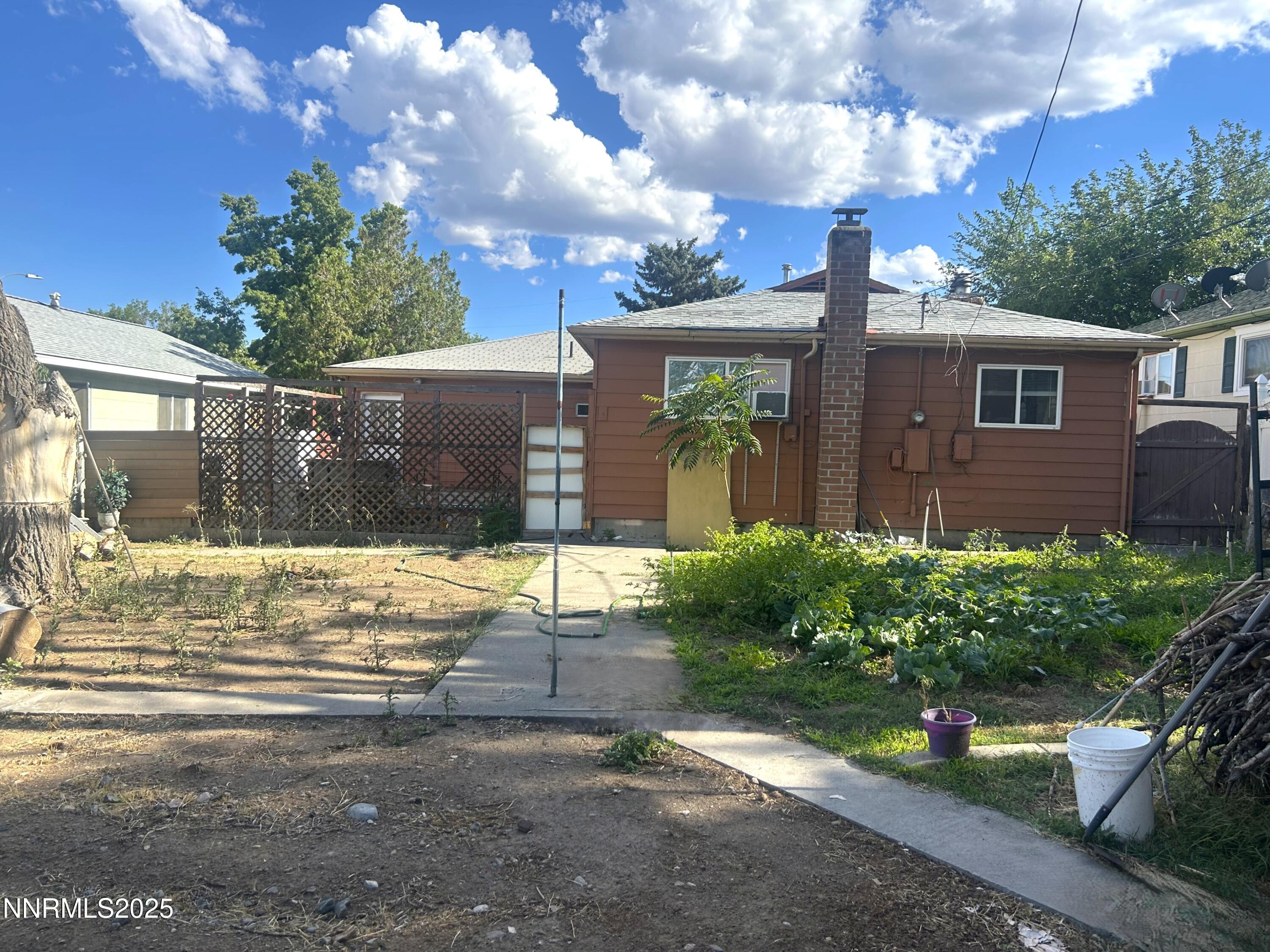 975 Stewart Street Property Photo 33