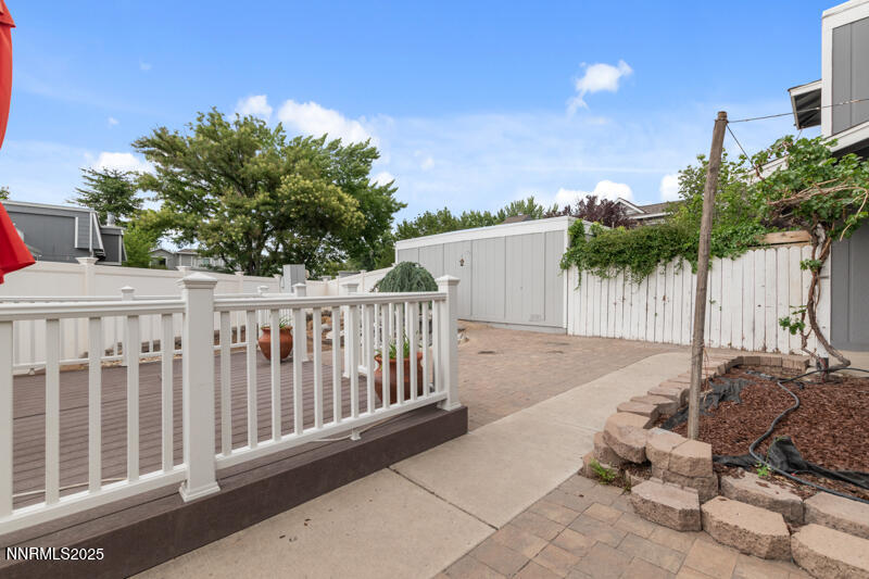 7595 Cumberland Circle Property Photo 4