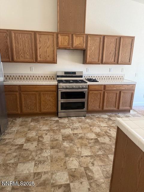 667 Keppel Street Property Photo 8