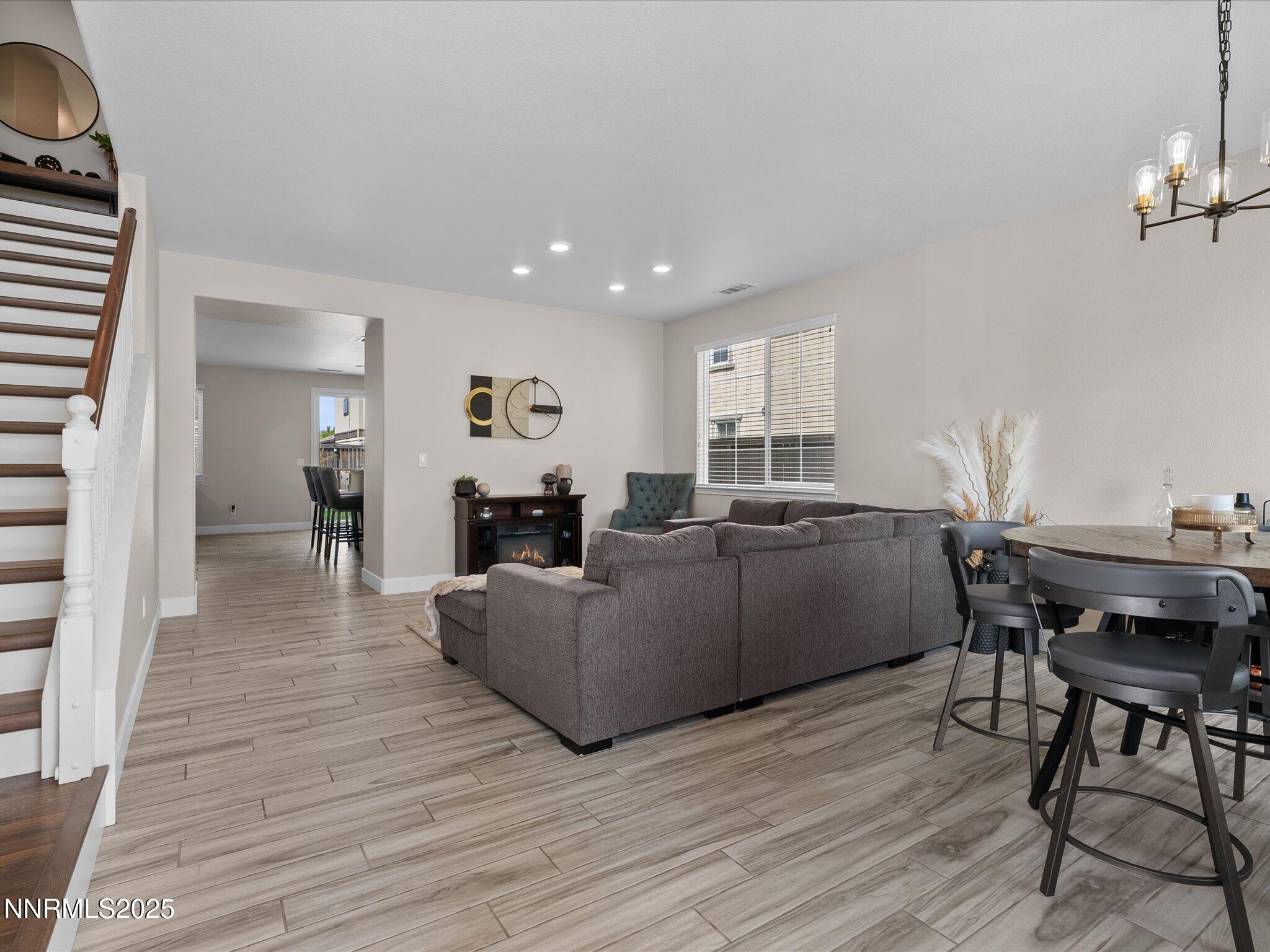 2535 Demaris Street Property Photo 4