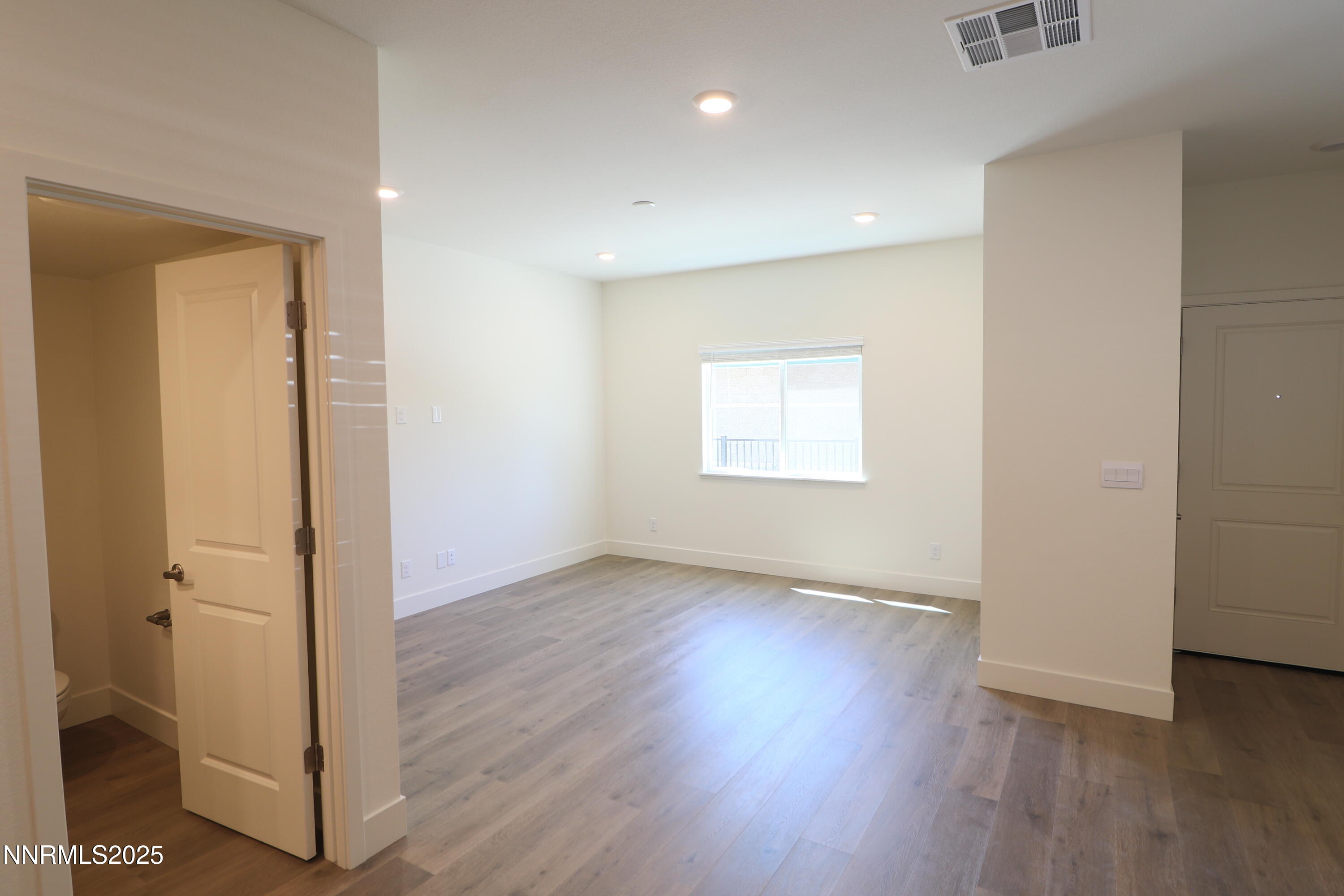 5886 Grand Row Way Property Photo 10