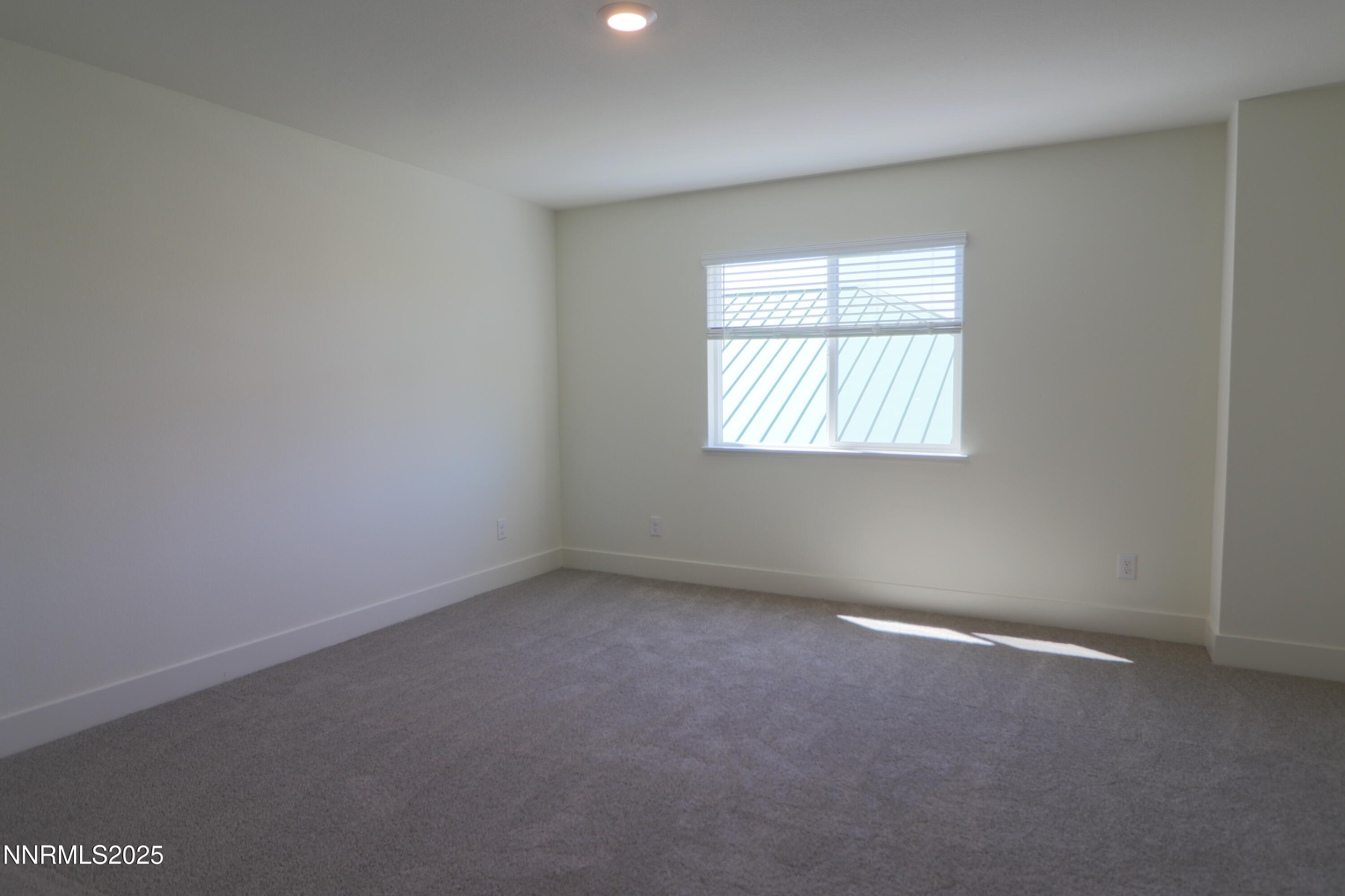 5886 Grand Row Way Property Photo 13