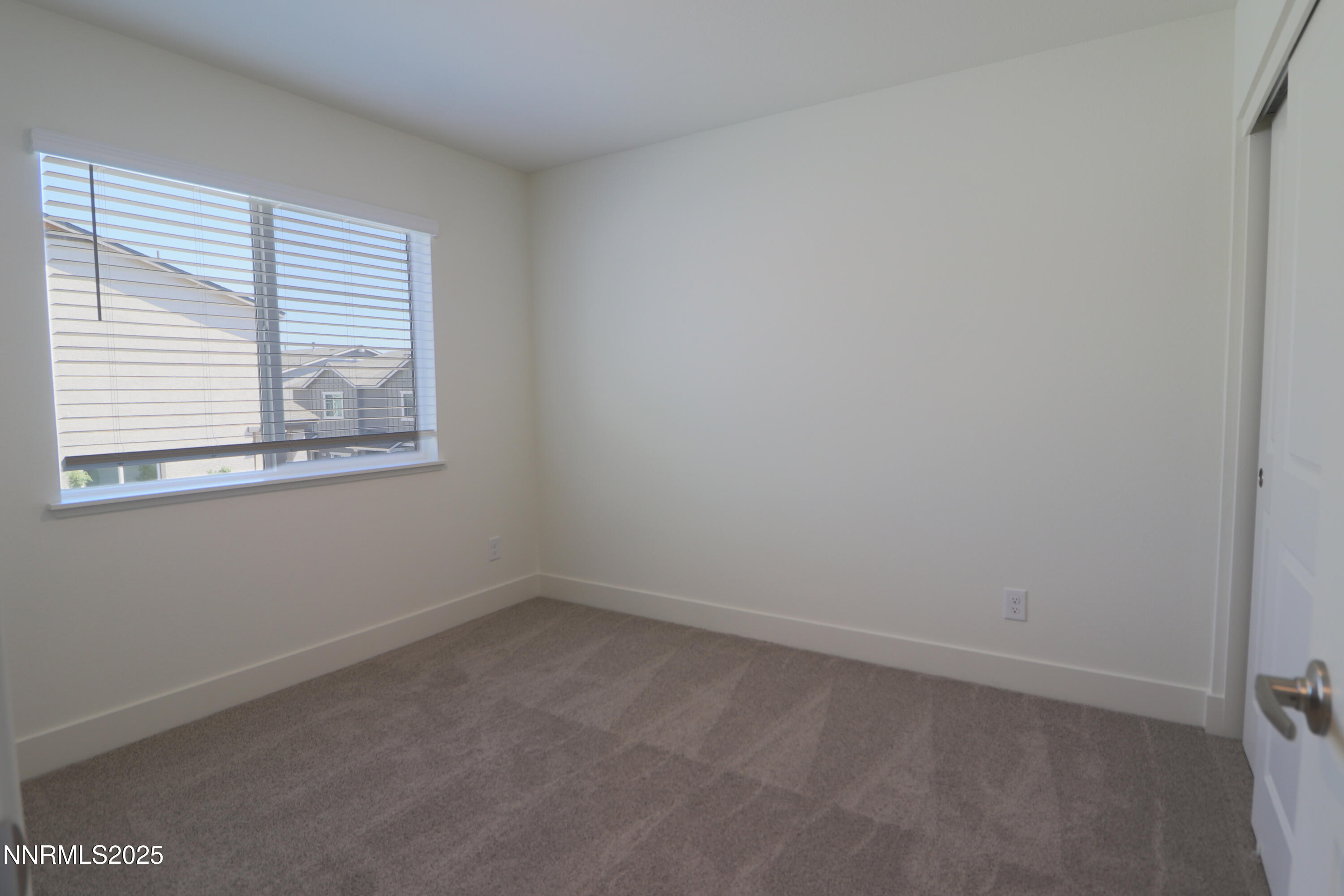 5886 Grand Row Way Property Photo 18