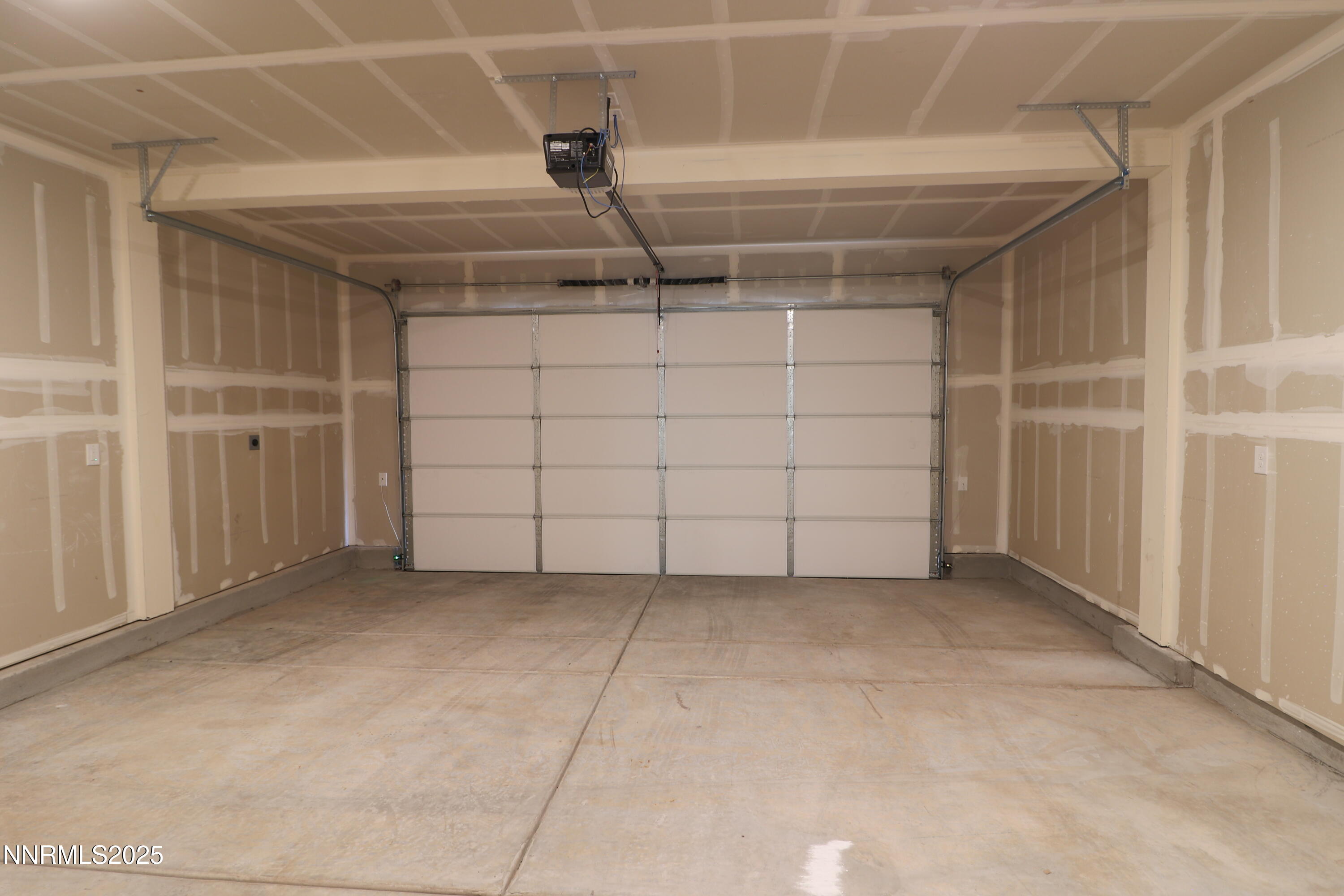 5886 Grand Row Way Property Photo 22