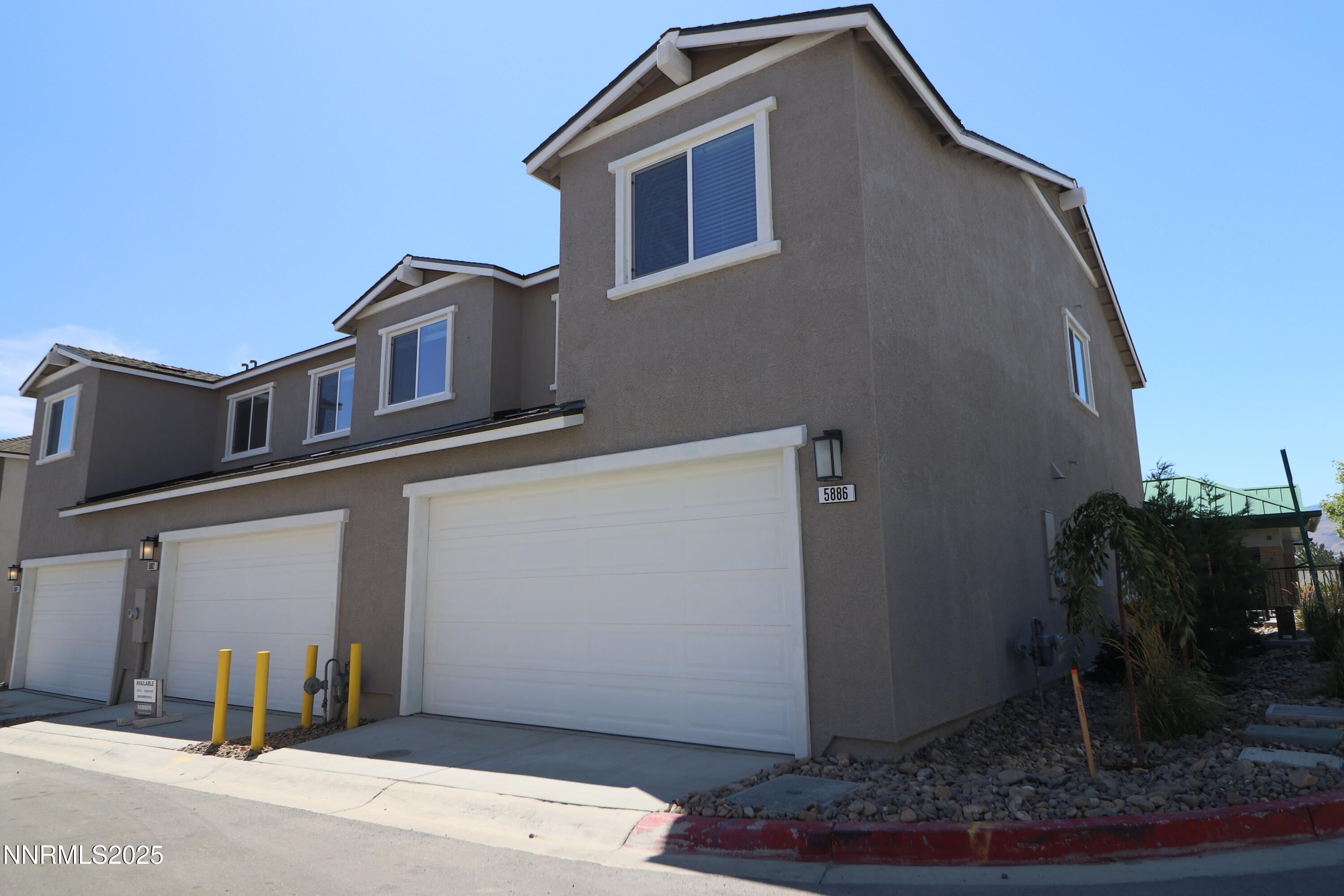 5886 Grand Row Way Property Photo 24